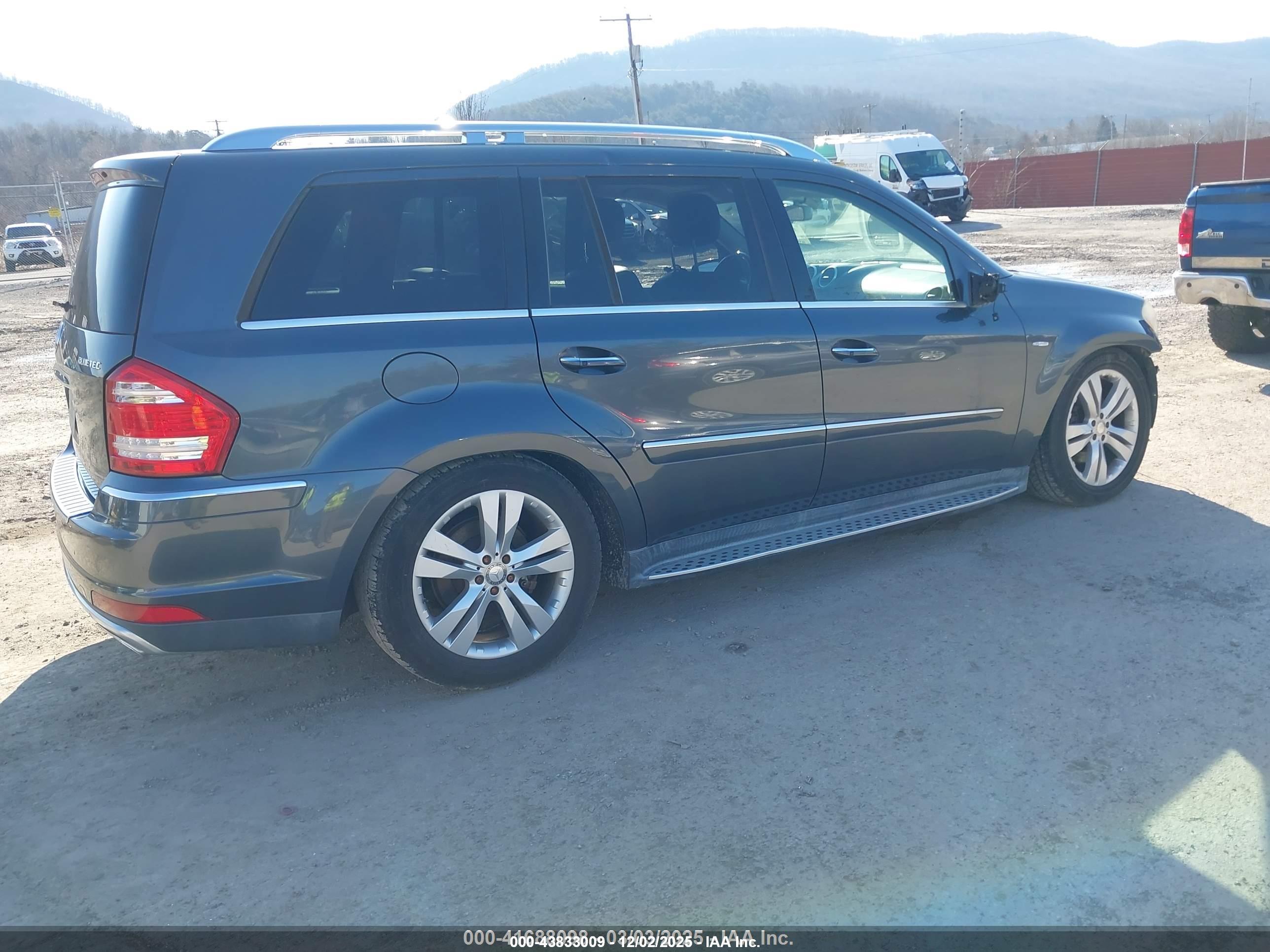 MERCEDES-BENZ GL image 4
