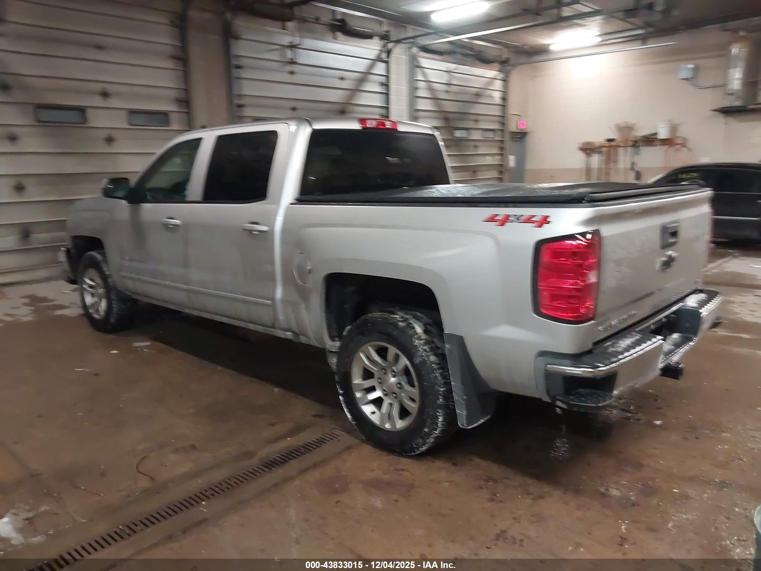 CHEVROLET SILVERADO image 3