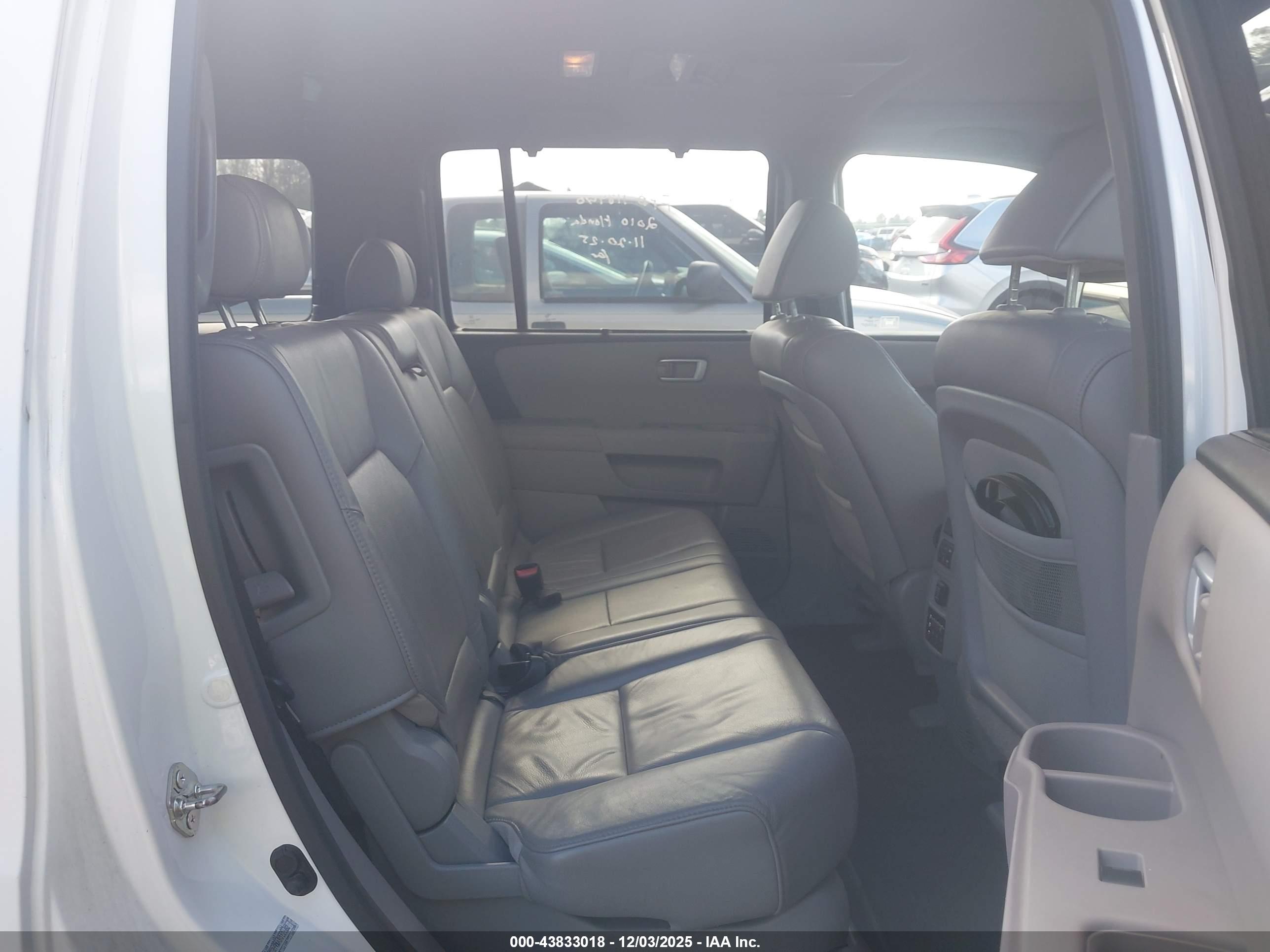 HONDA PILOT image 8