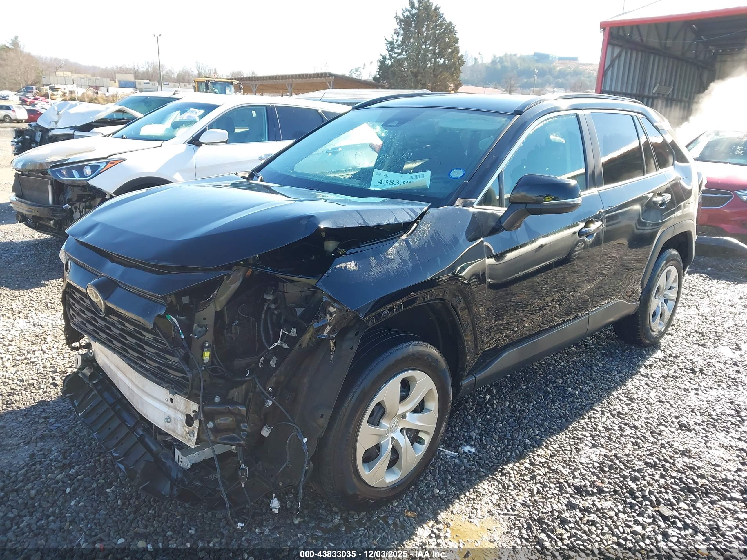 TOYOTA RAV4 image 2