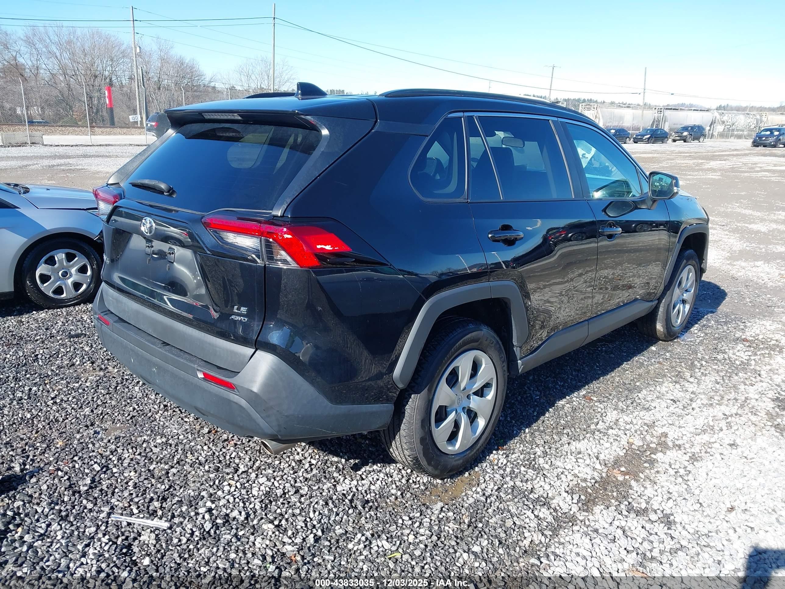 TOYOTA RAV4 image 4