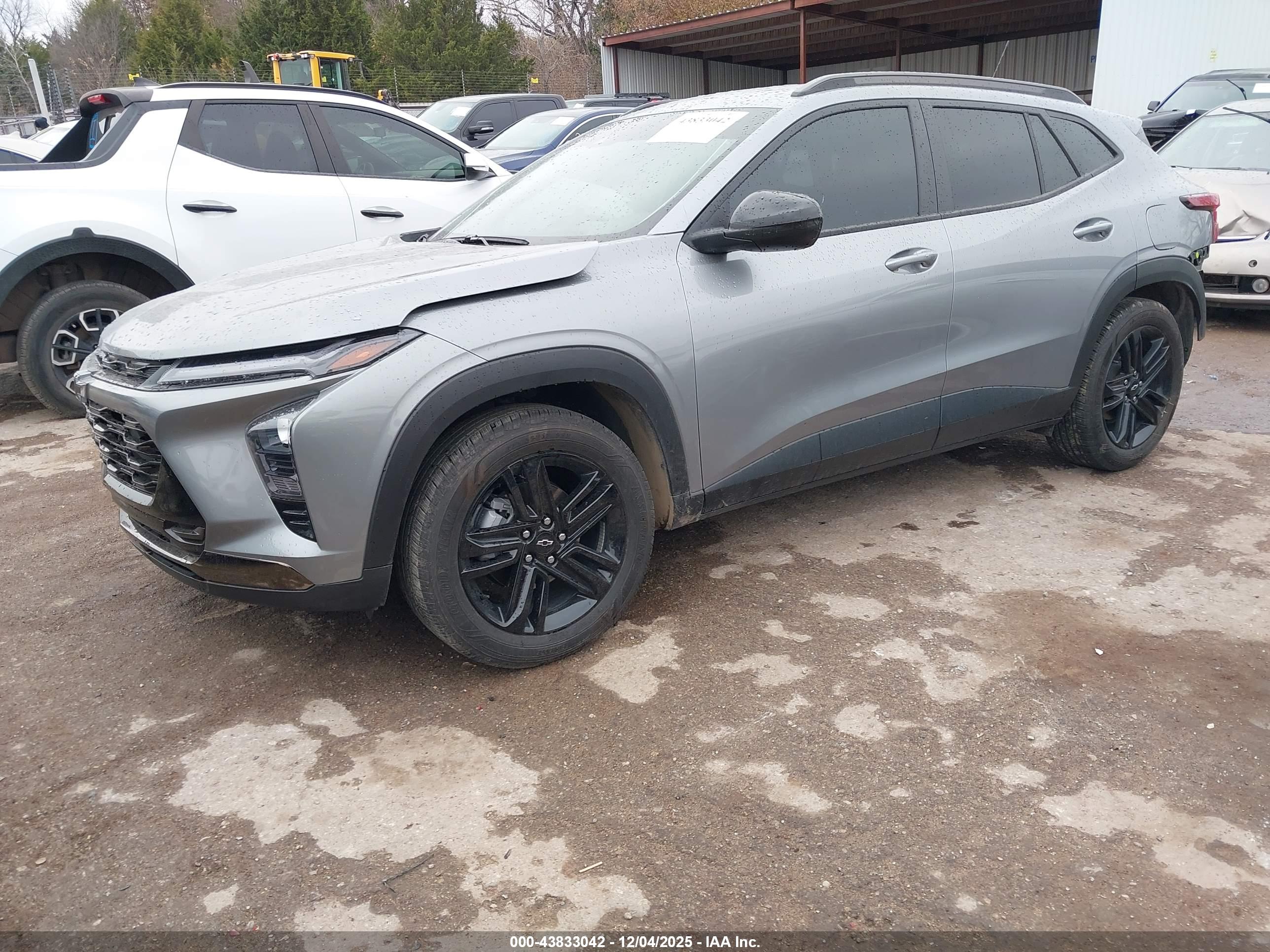 CHEVROLET TRAX image 2