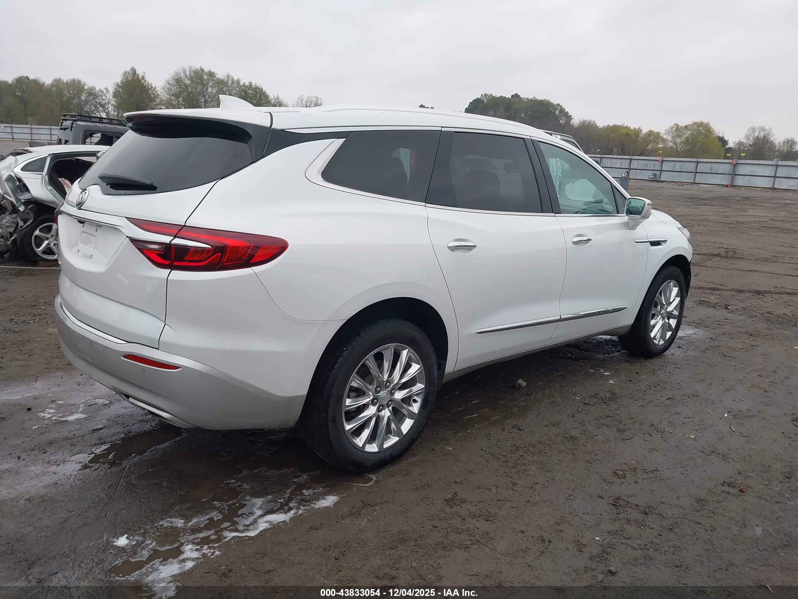 BUICK ENCLAVE image 4