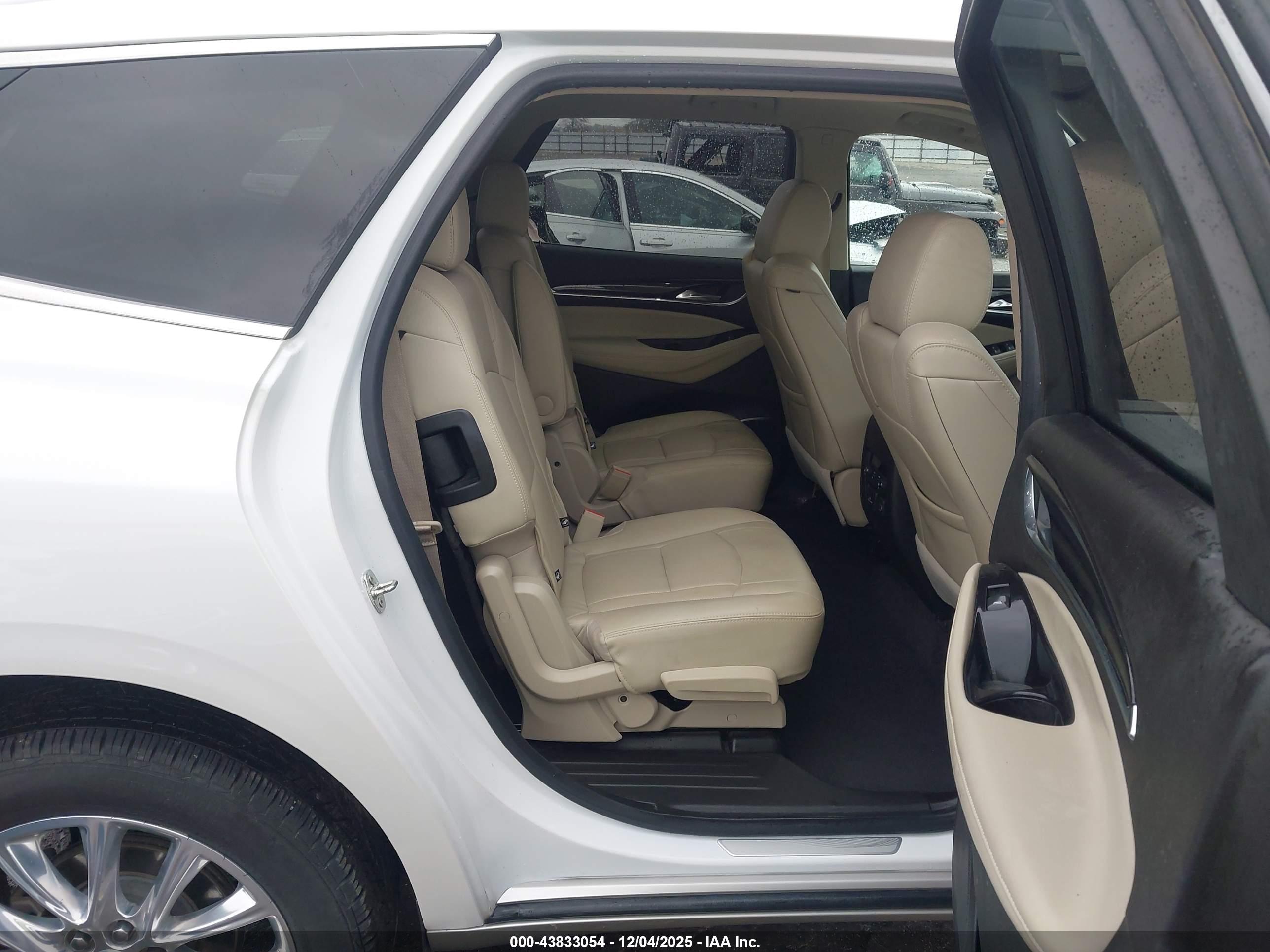 BUICK ENCLAVE image 8