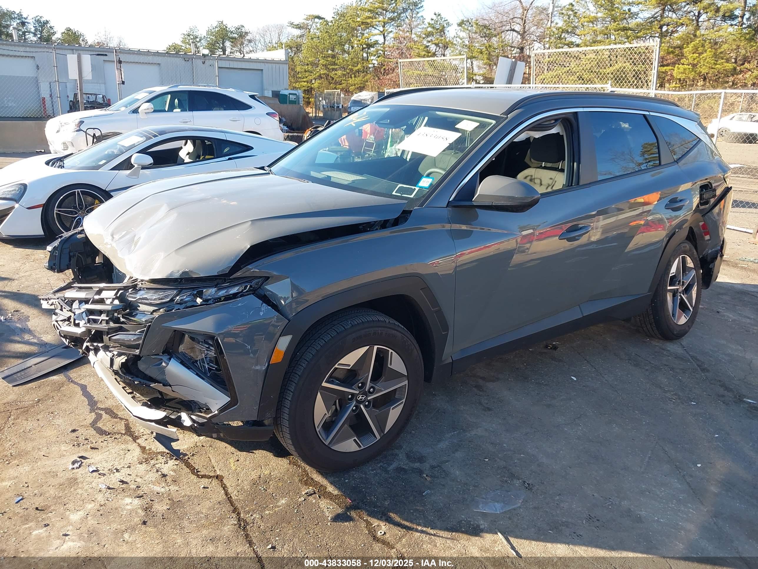 HYUNDAI TUCSON image 2