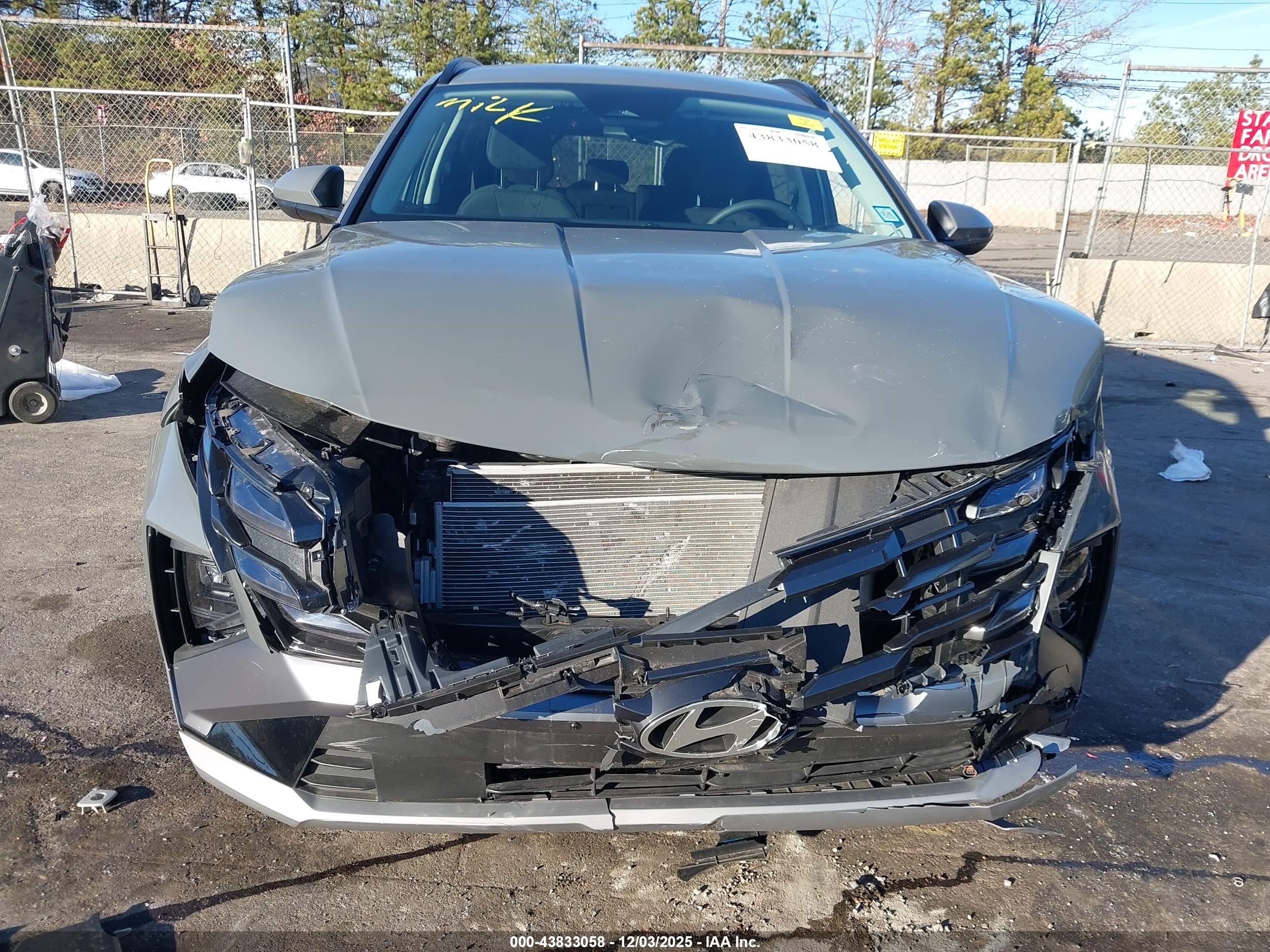 HYUNDAI TUCSON image 6