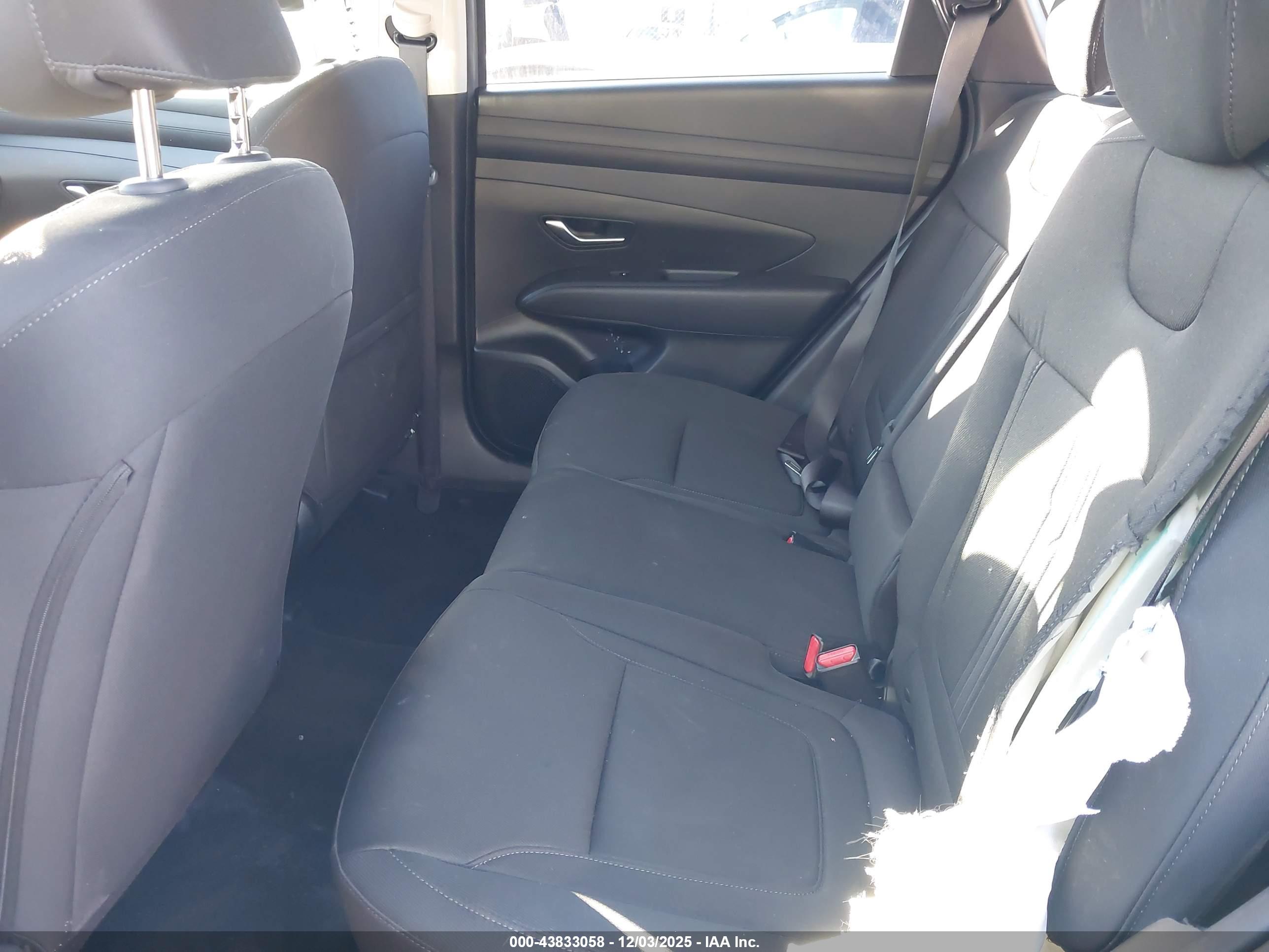 HYUNDAI TUCSON image 8