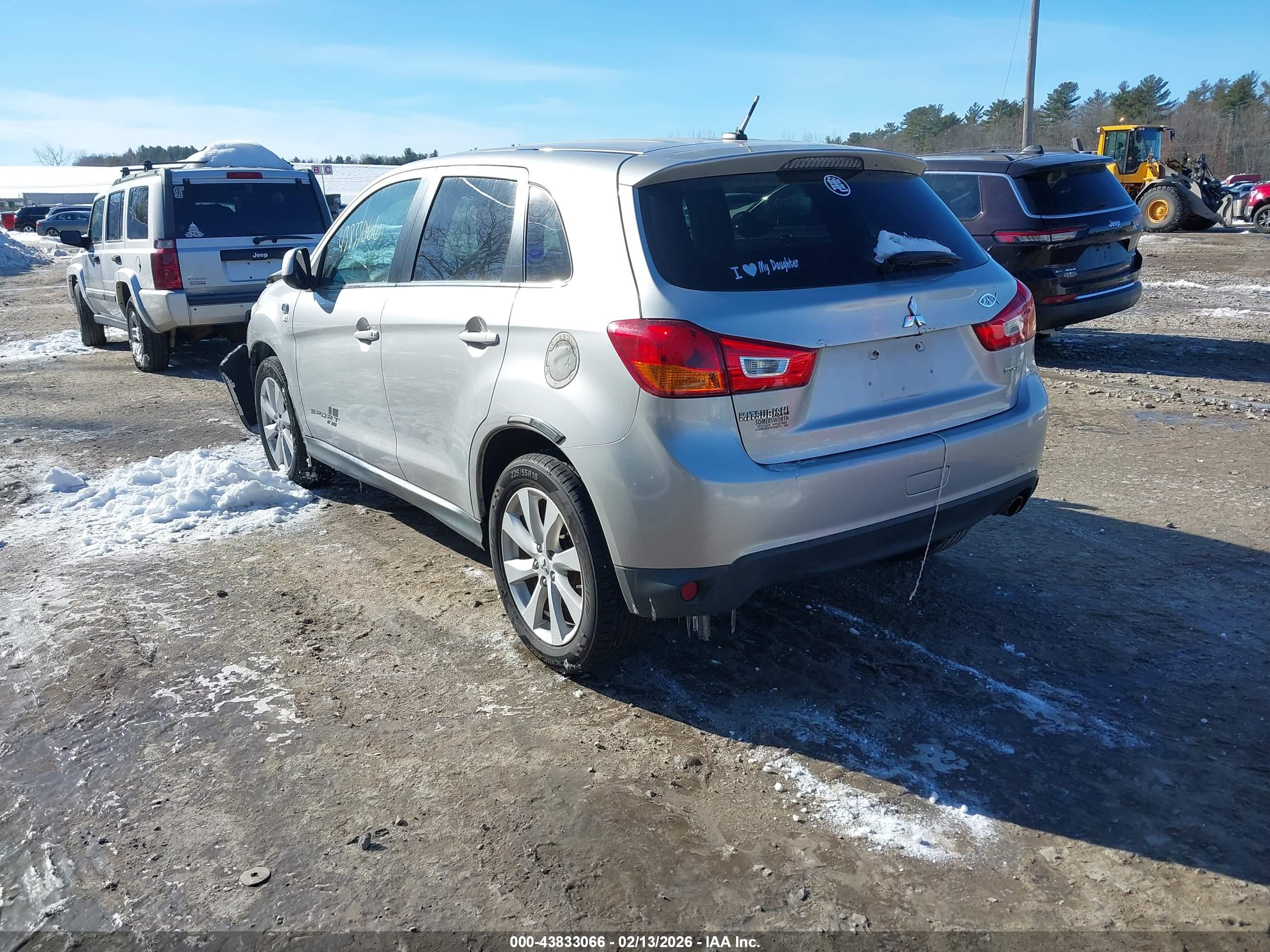 MITSUBISHI OUTLANDER image 3