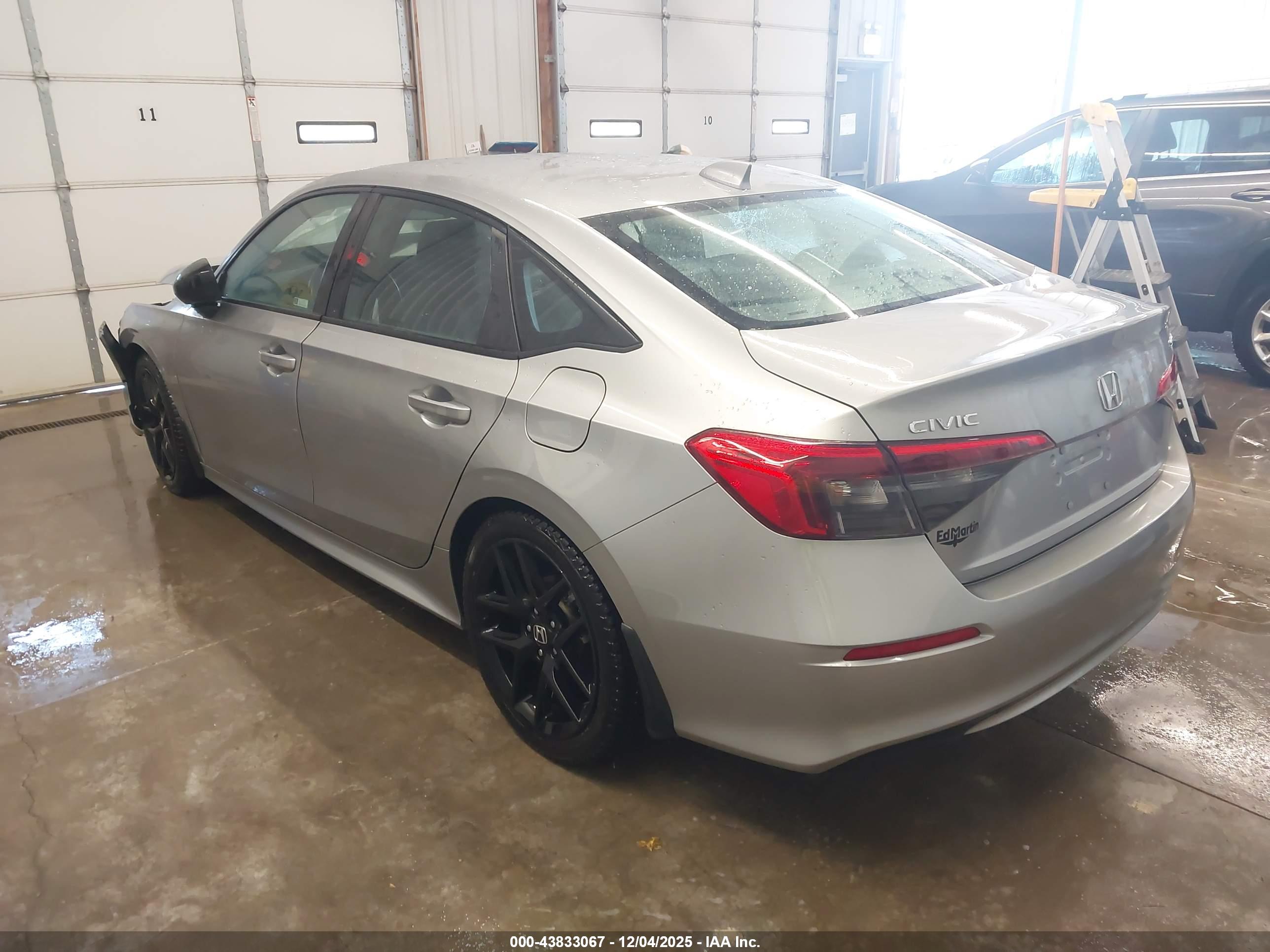 HONDA CIVIC image 3