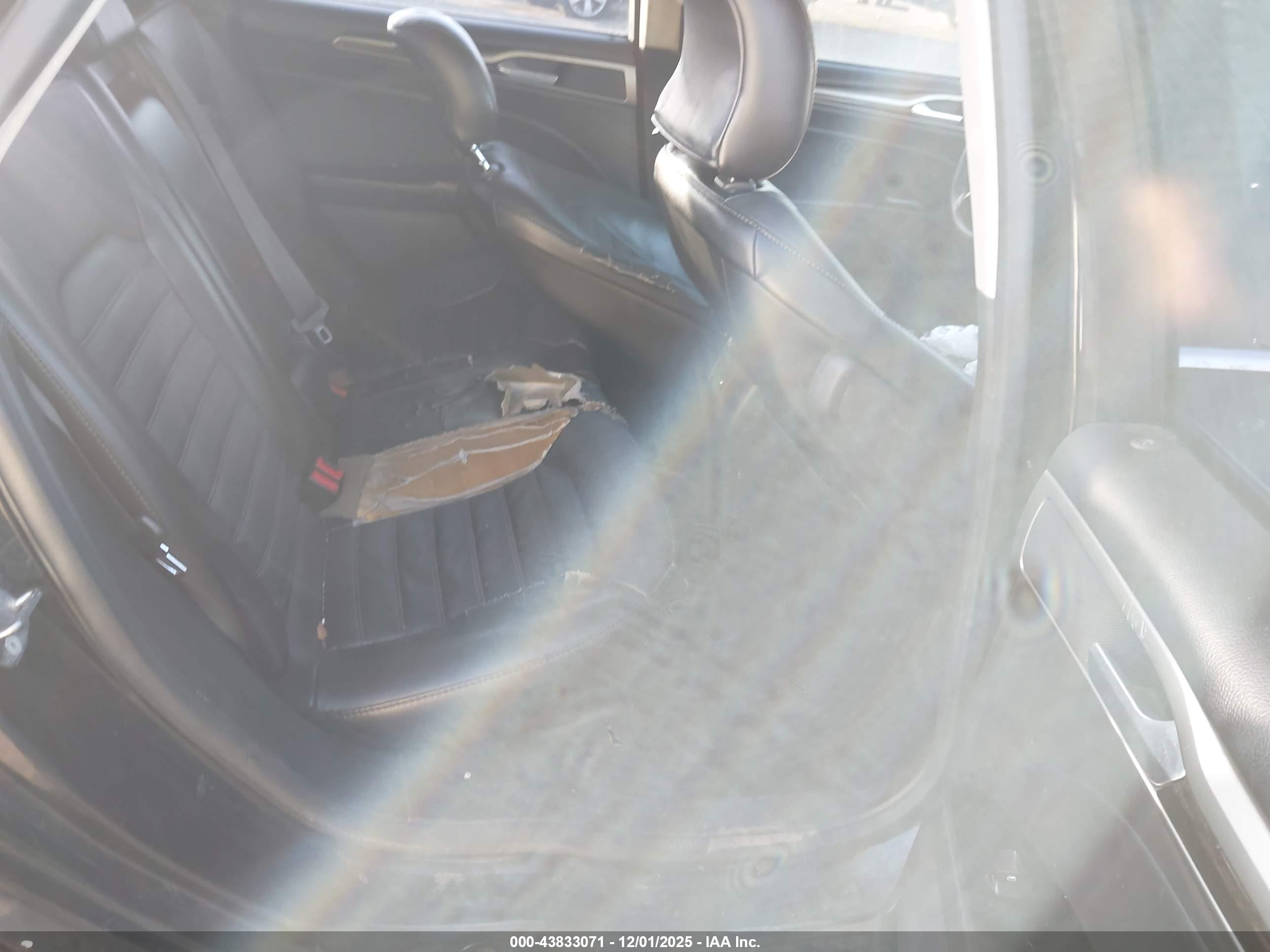 FORD FUSION image 8