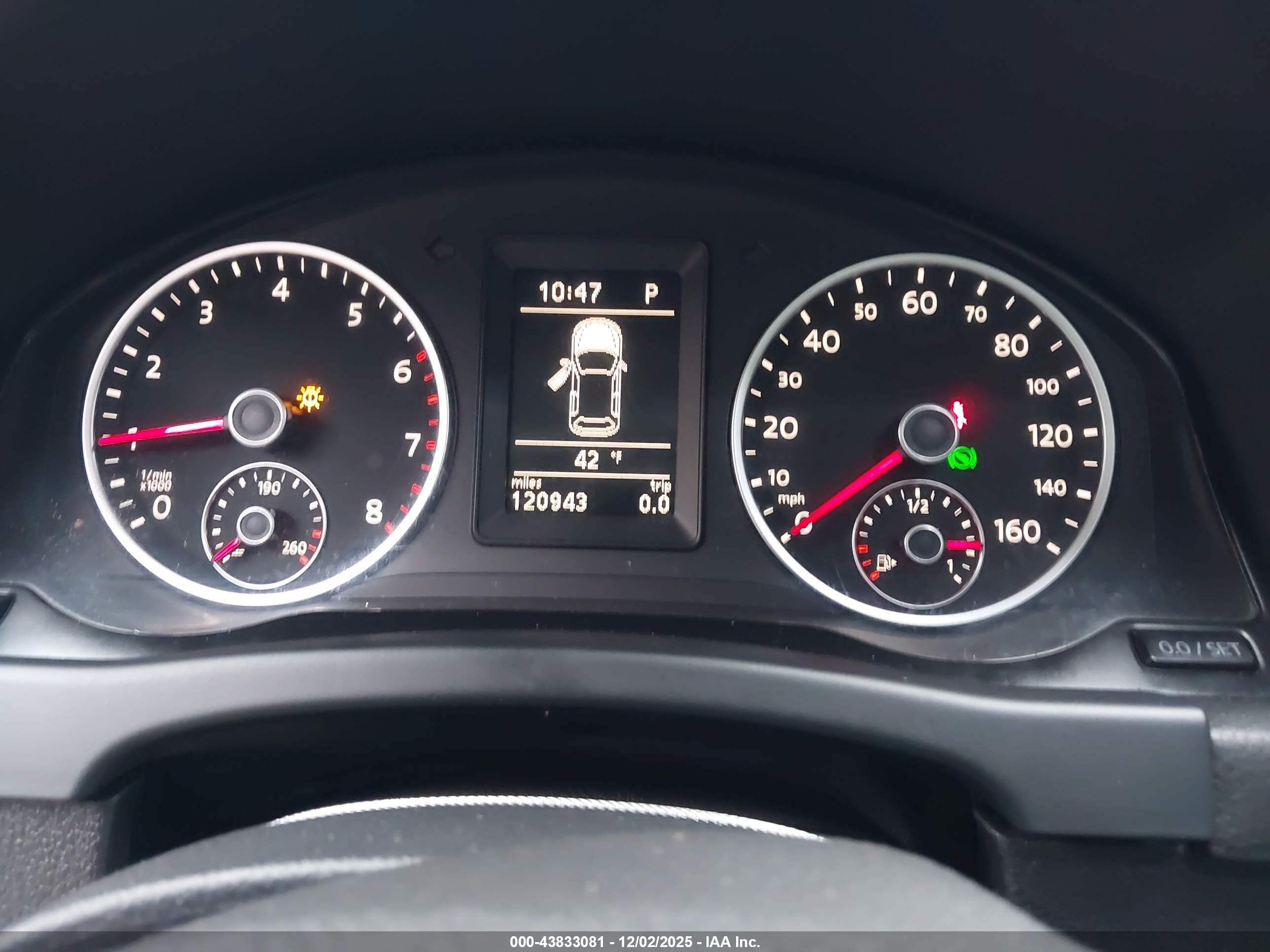 VOLKSWAGEN TIGUAN image 7