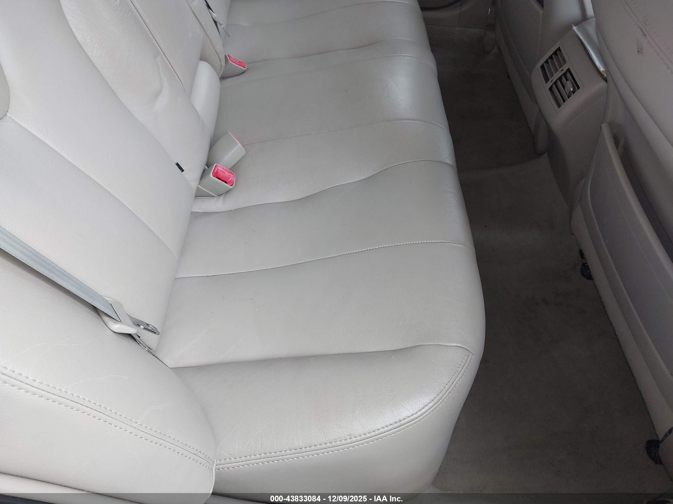 TOYOTA CAMRY image 8