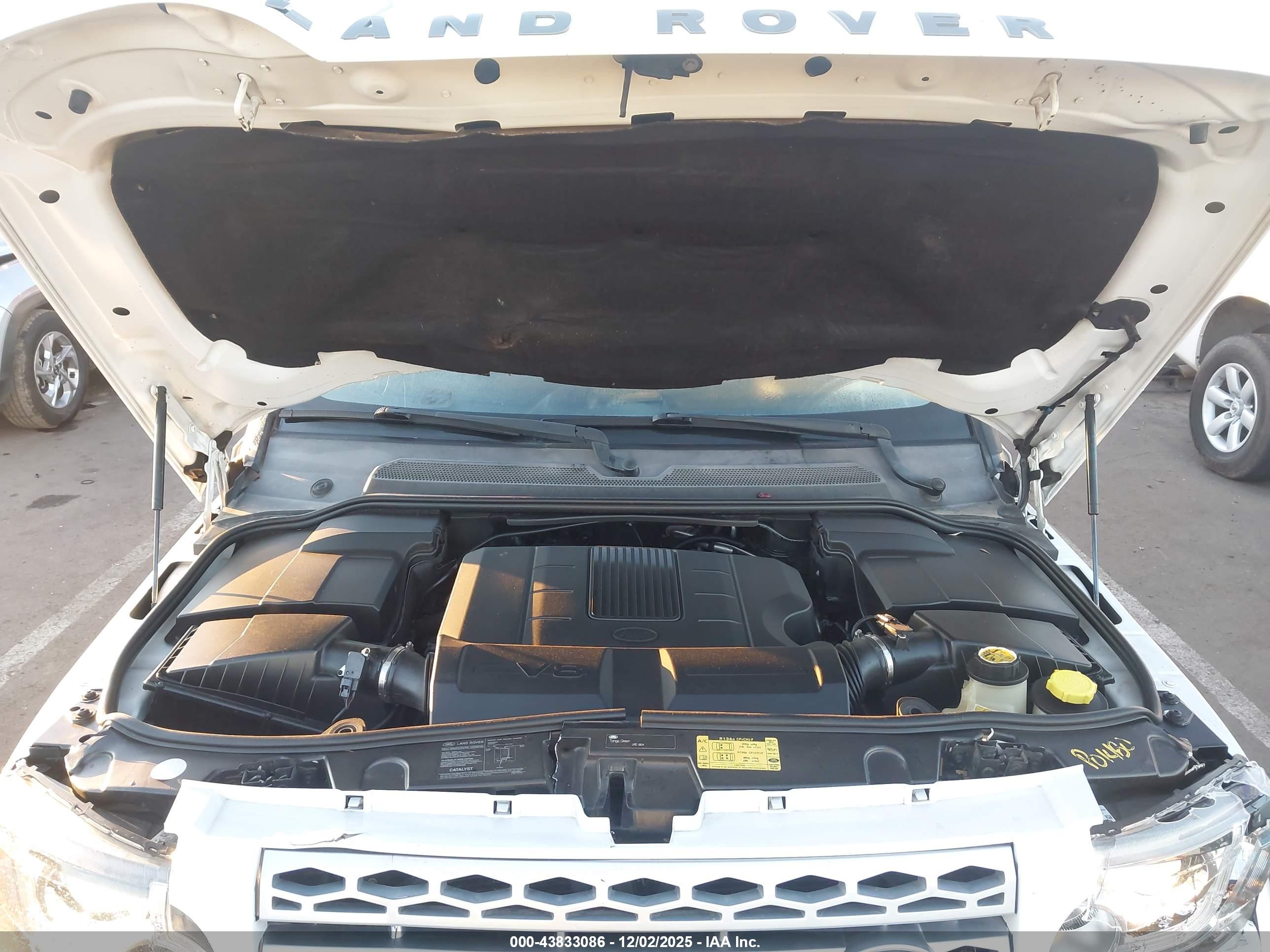 LAND ROVER image 10
