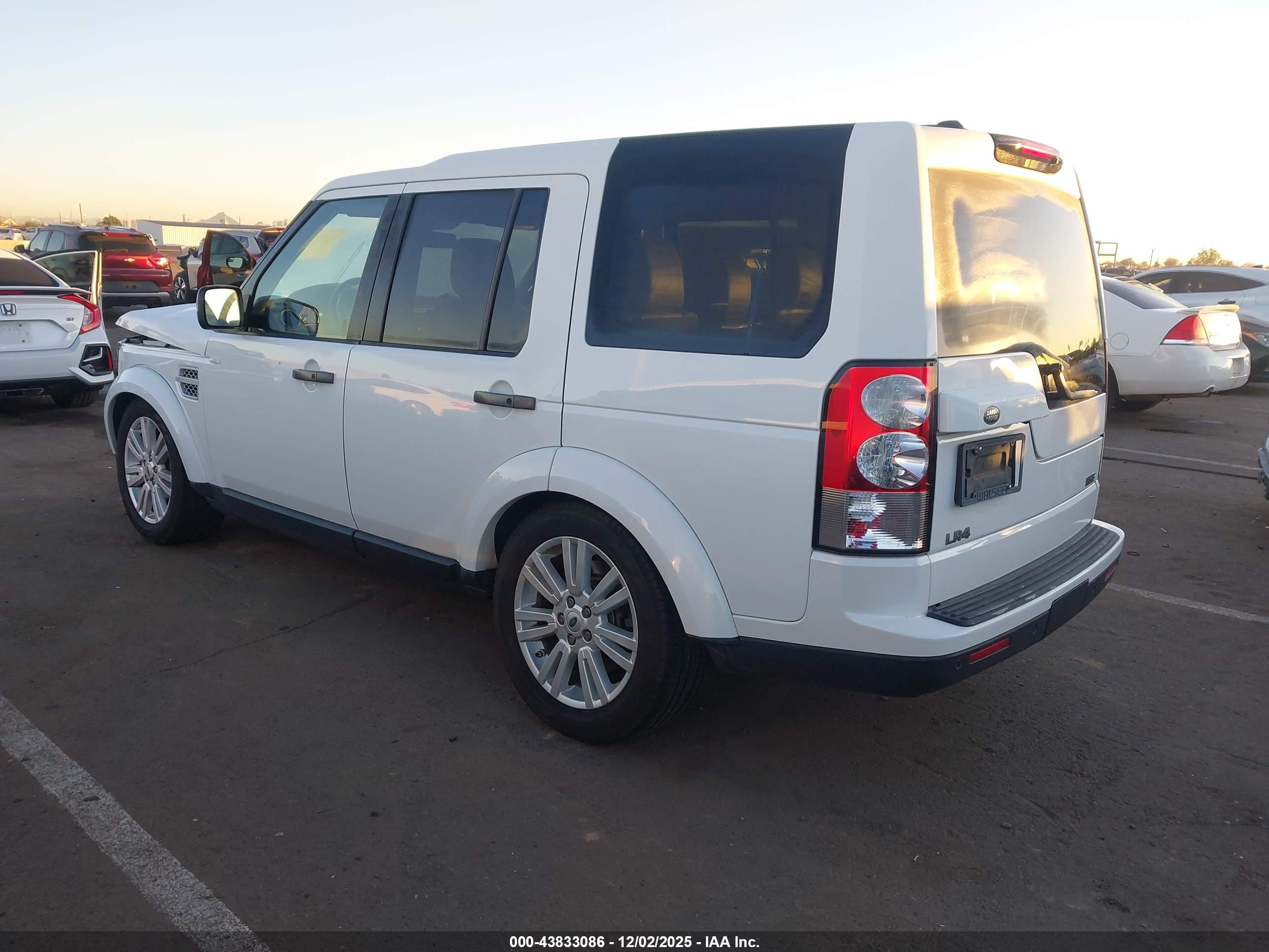 LAND ROVER image 3