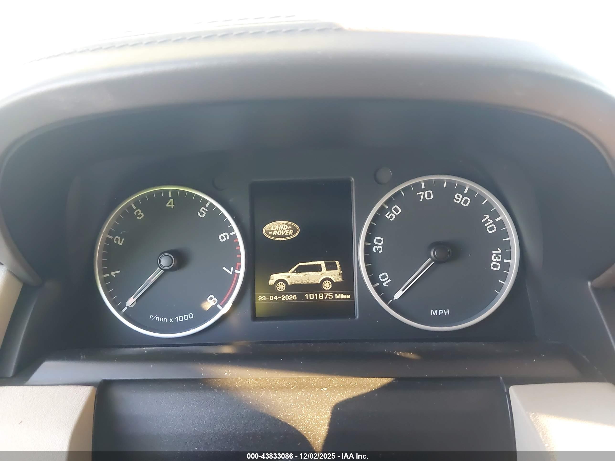 LAND ROVER image 7