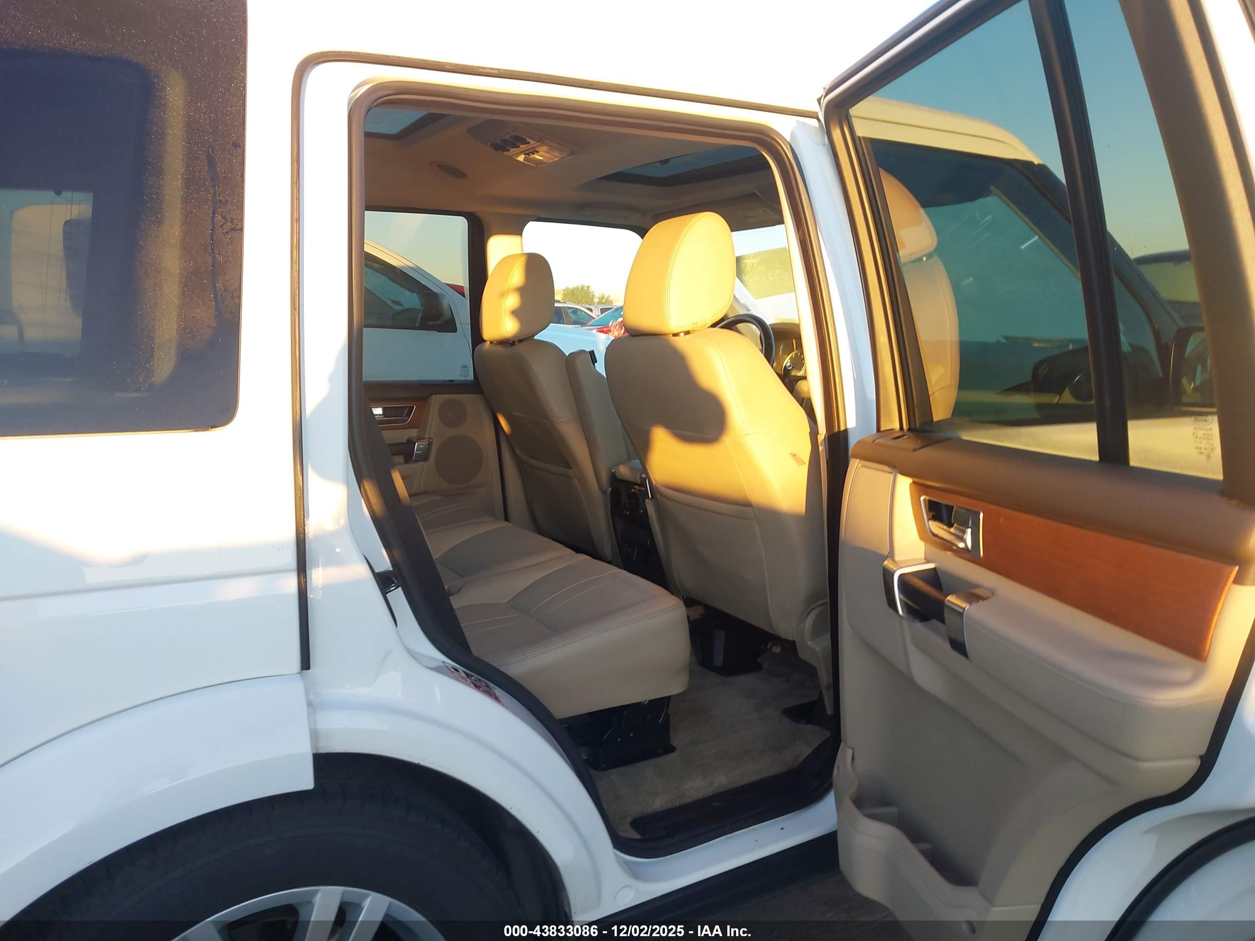 LAND ROVER image 8