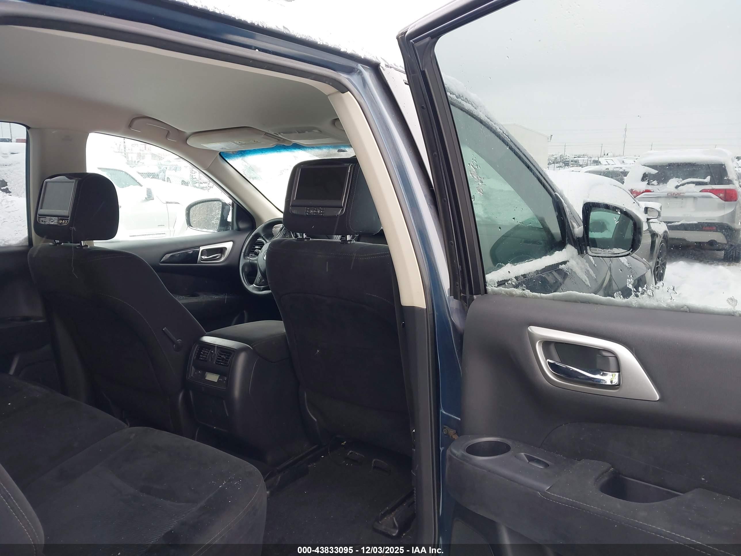 NISSAN PATHFINDER image 8
