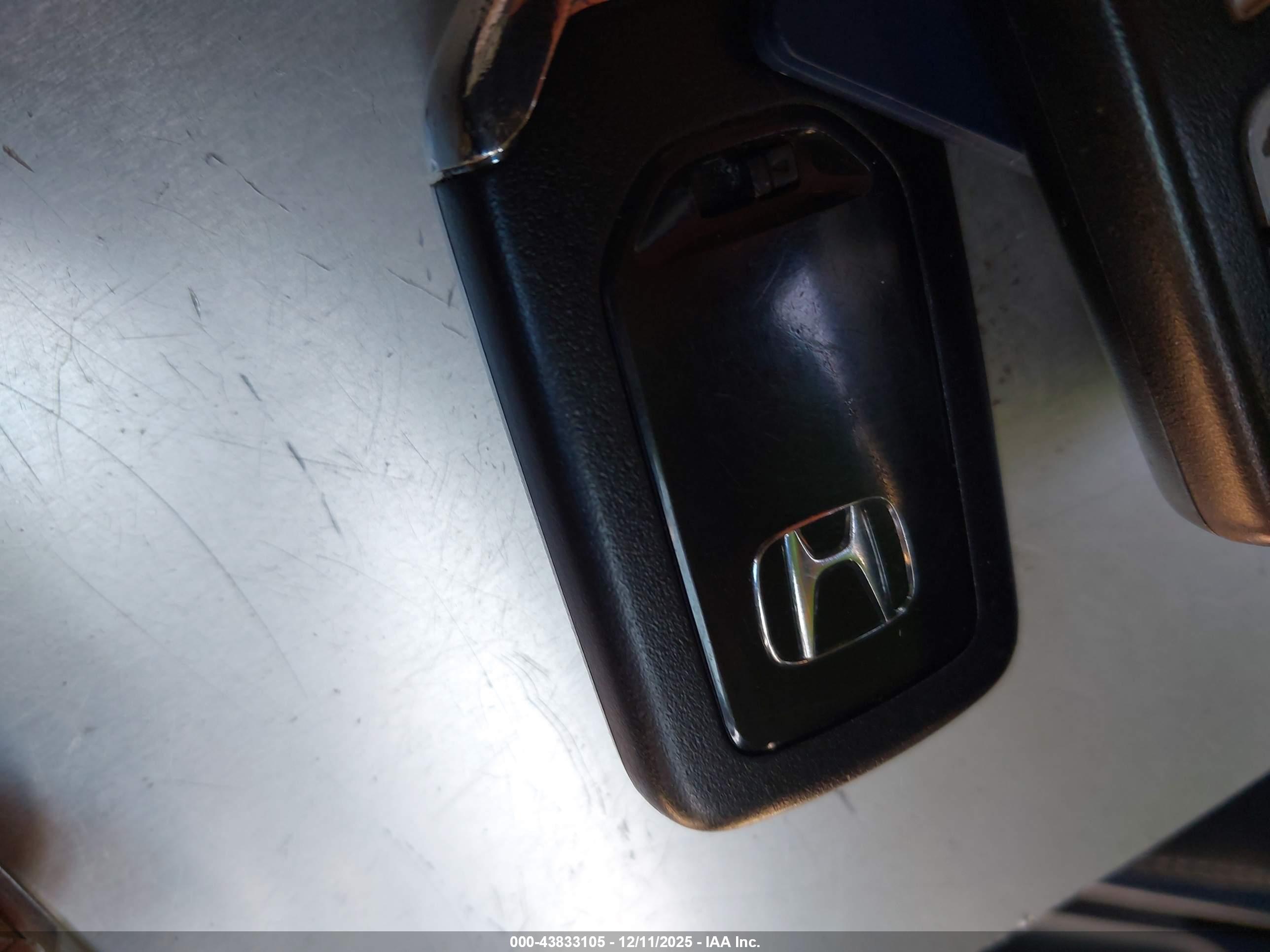 HONDA CIVIC image 11