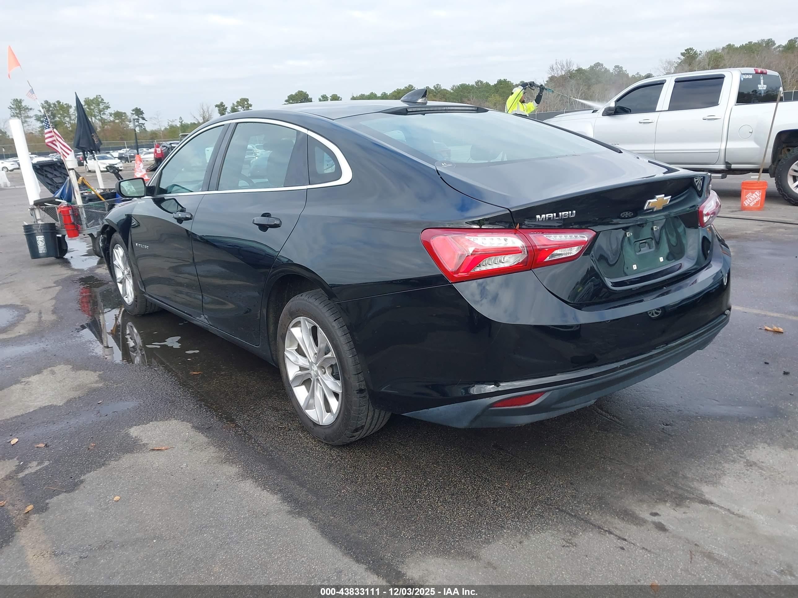 CHEVROLET MALIBU image 3