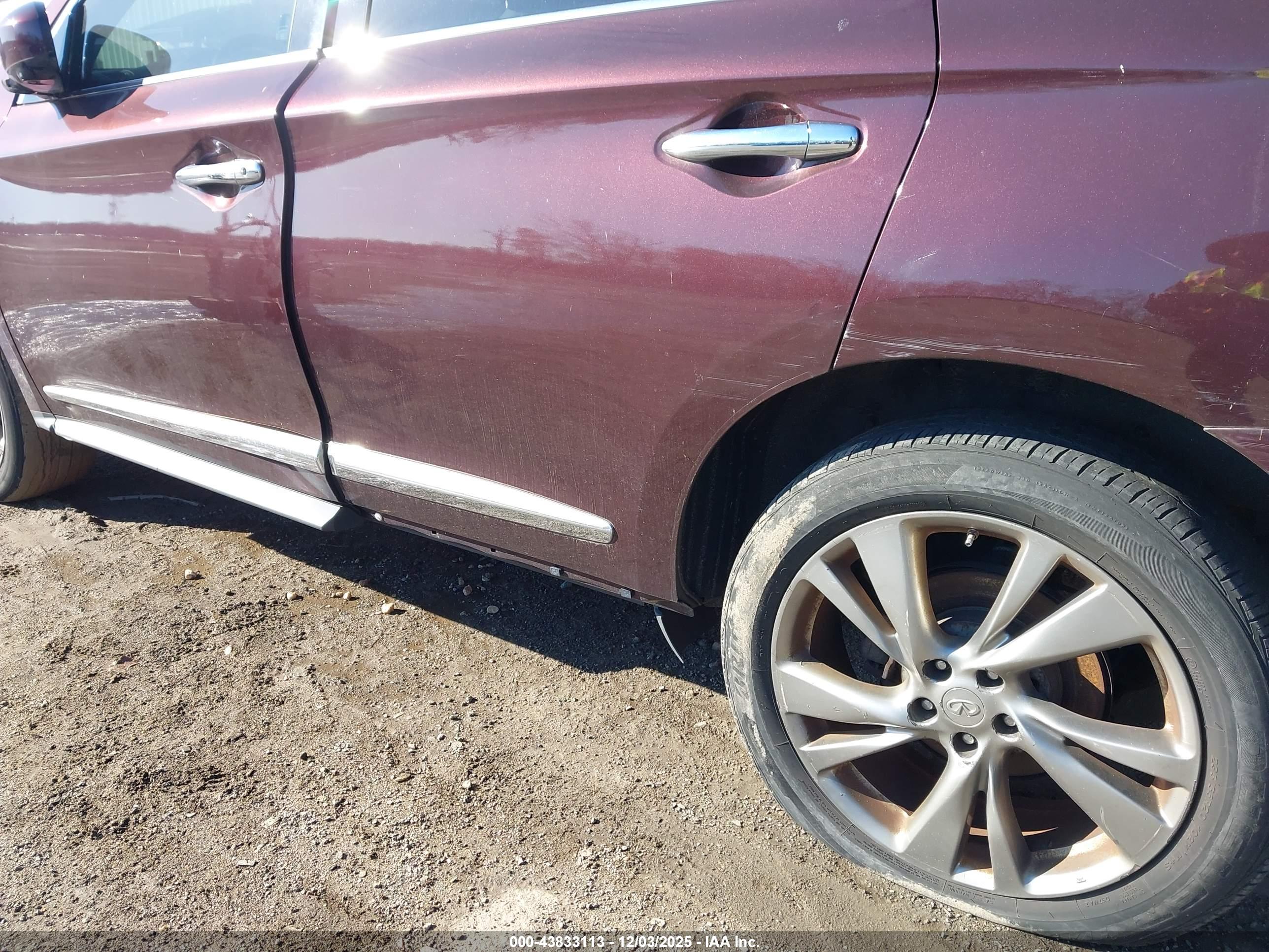 INFINITI JX35 image 6
