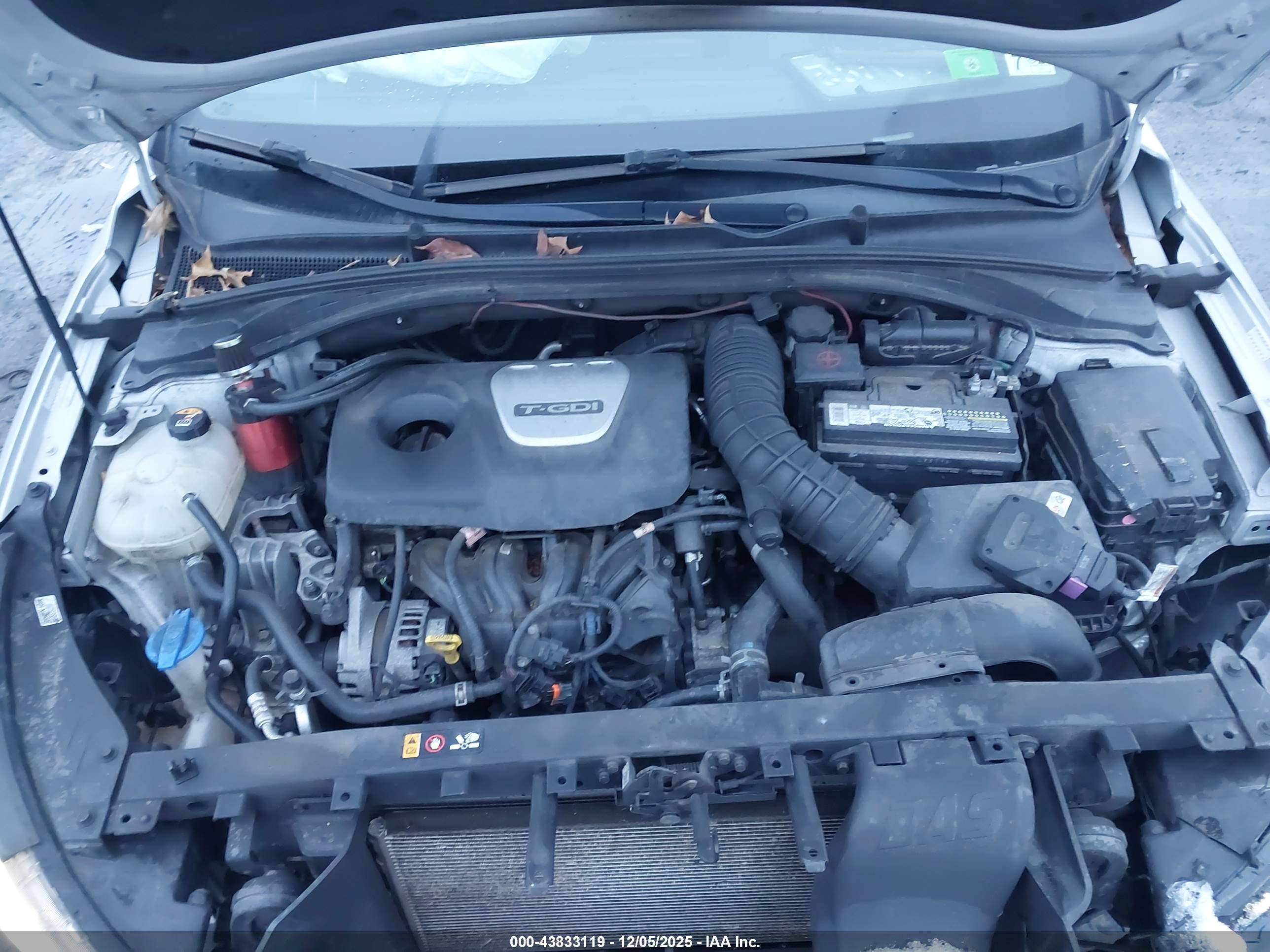 HYUNDAI ELANTRA image 10