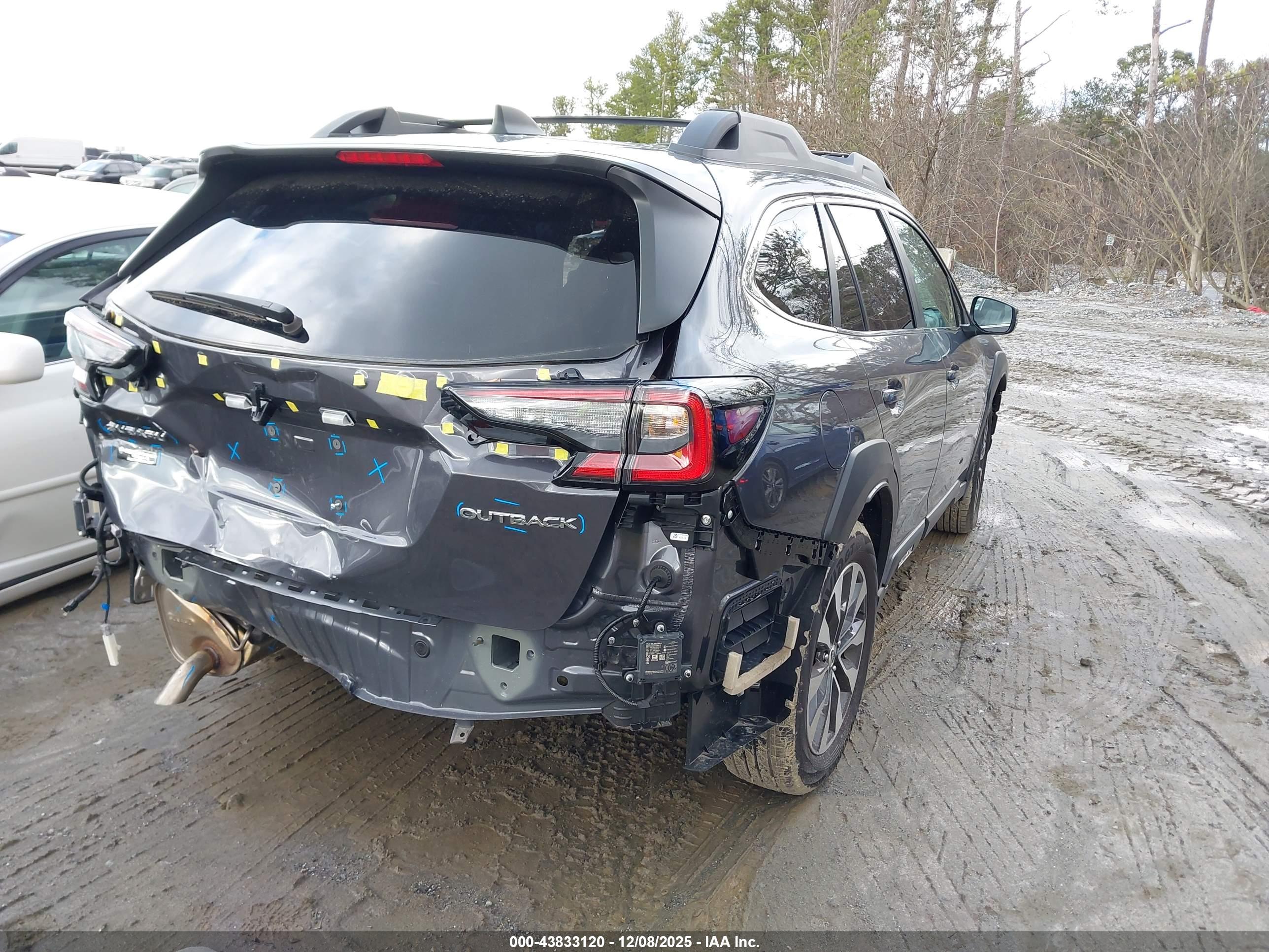 SUBARU OUTBACK image 4
