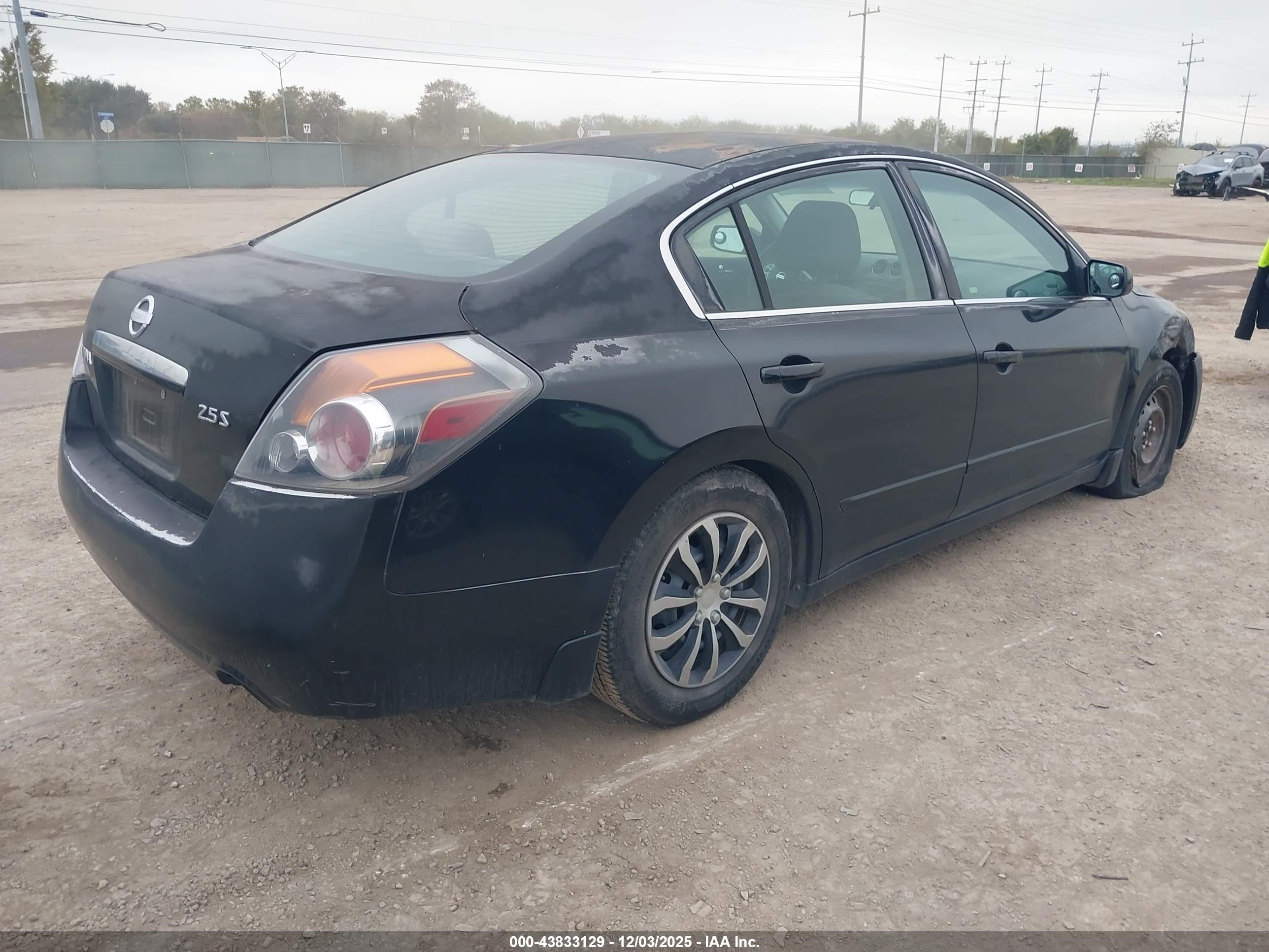 NISSAN ALTIMA image 4