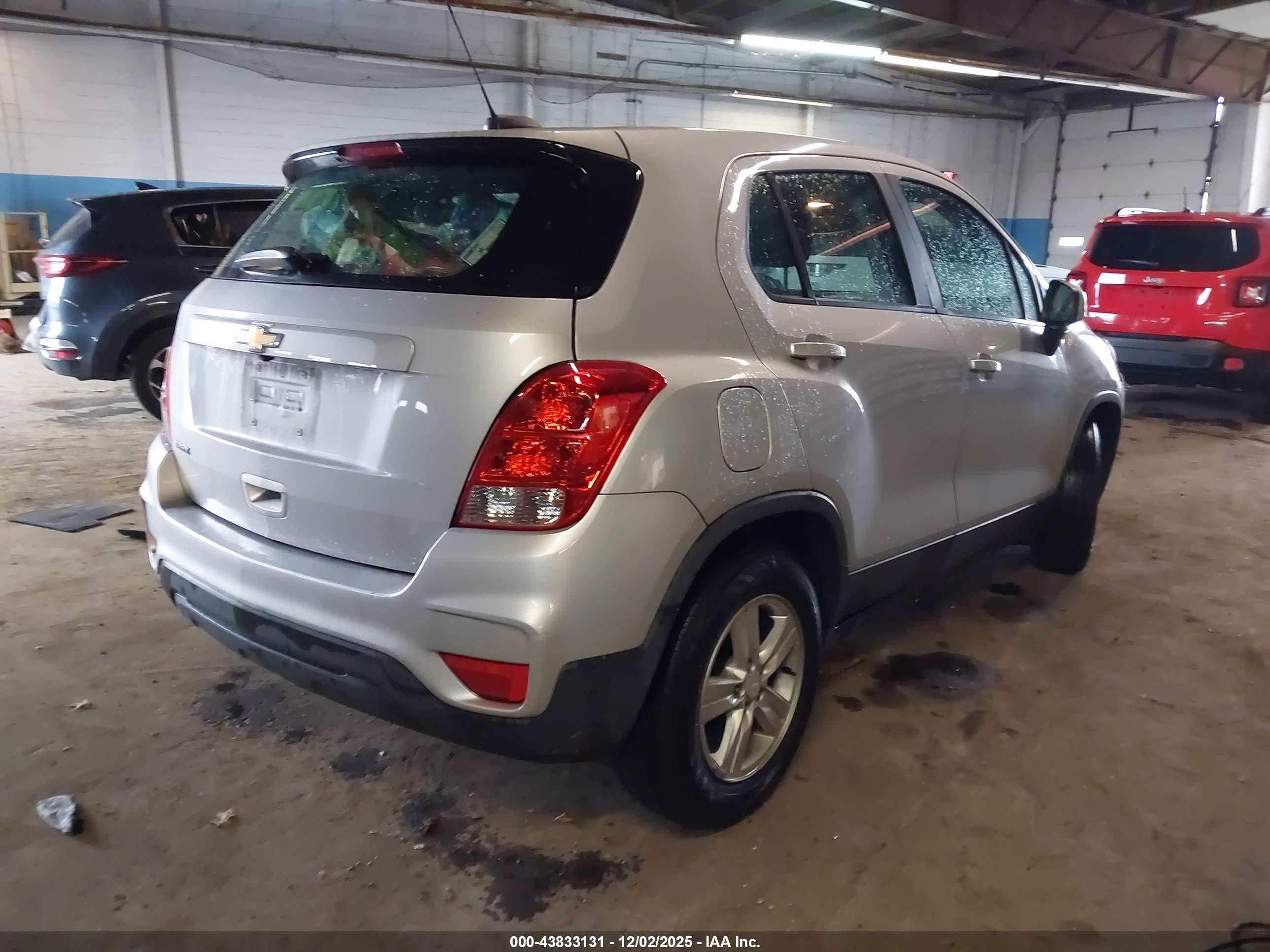 CHEVROLET TRAX image 4