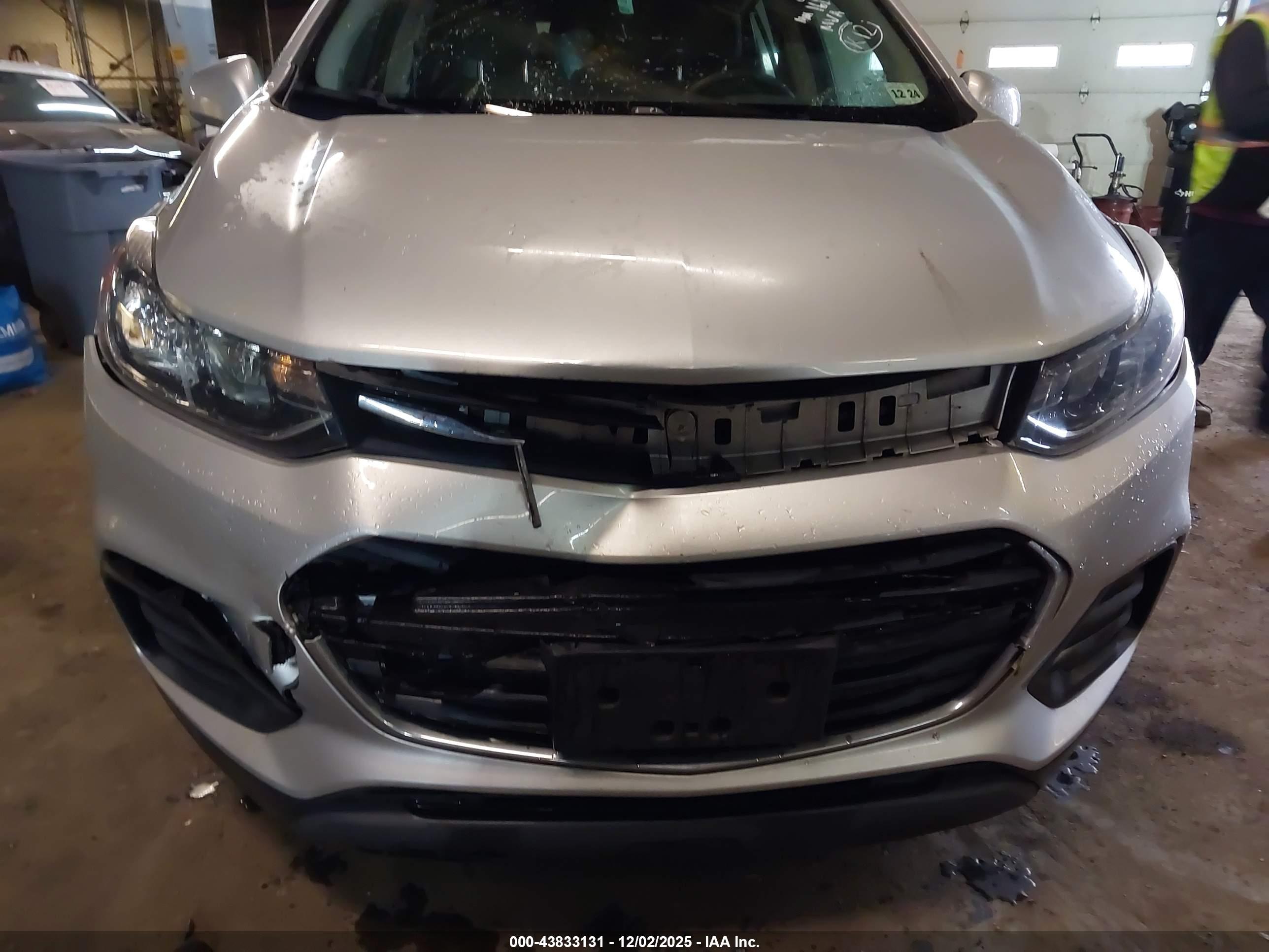 CHEVROLET TRAX image 6