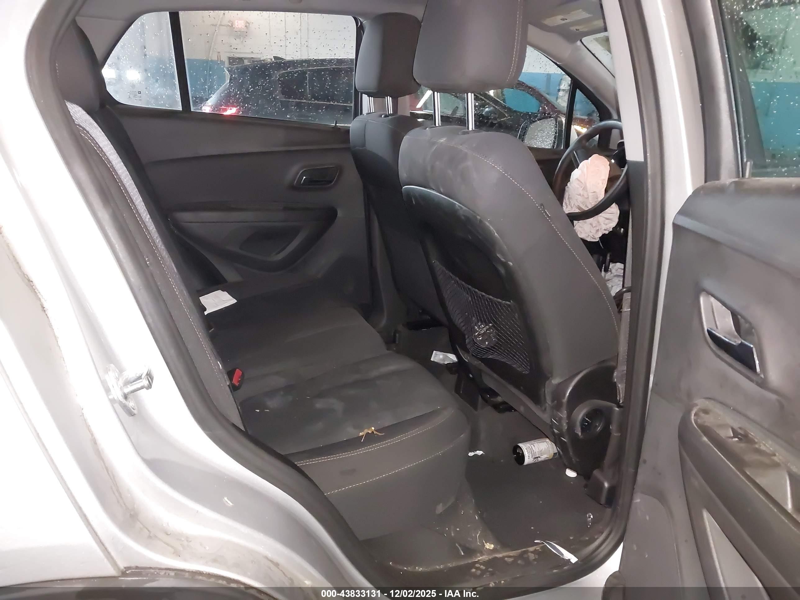 CHEVROLET TRAX image 8