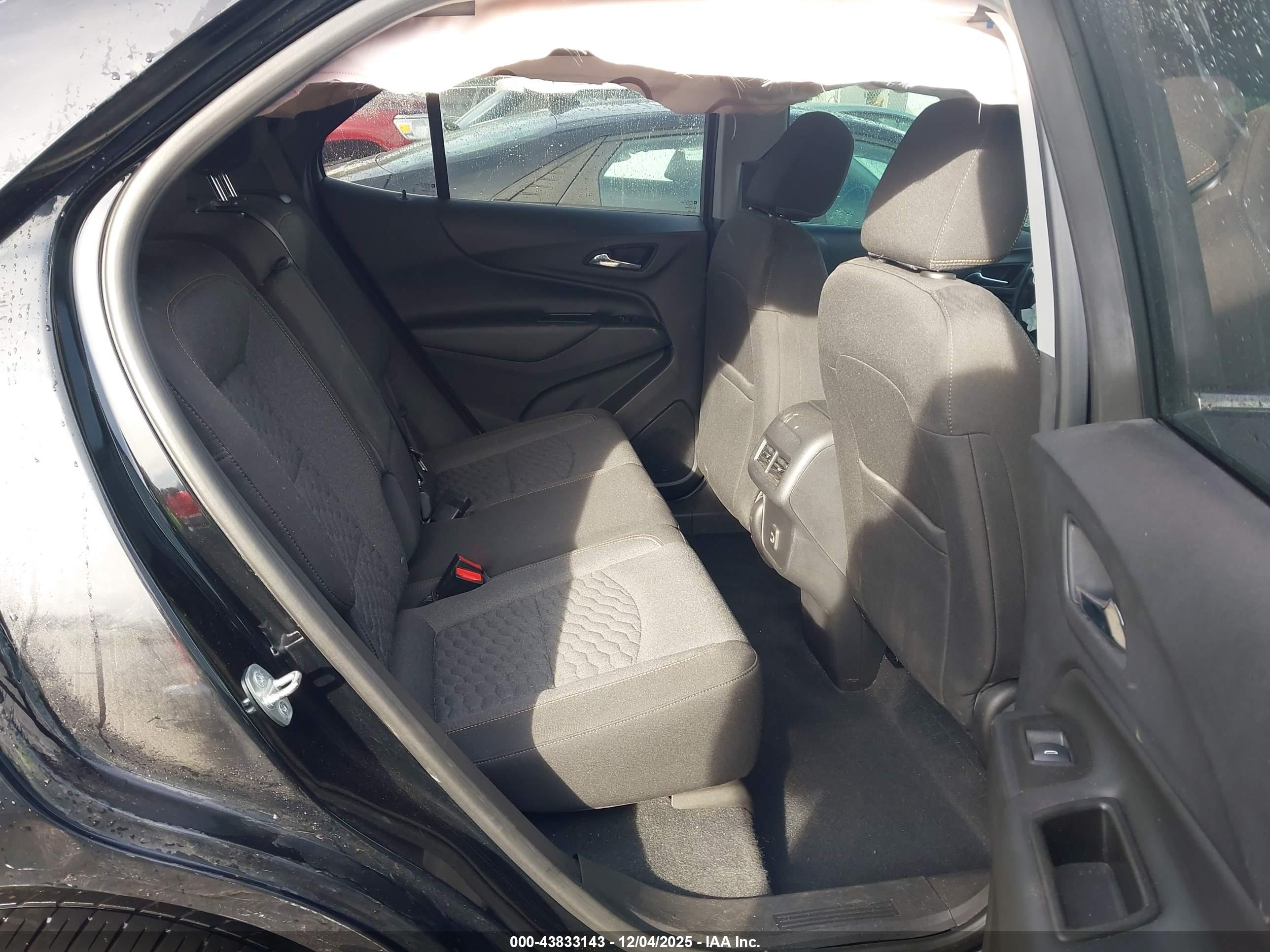 CHEVROLET EQUINOX image 8