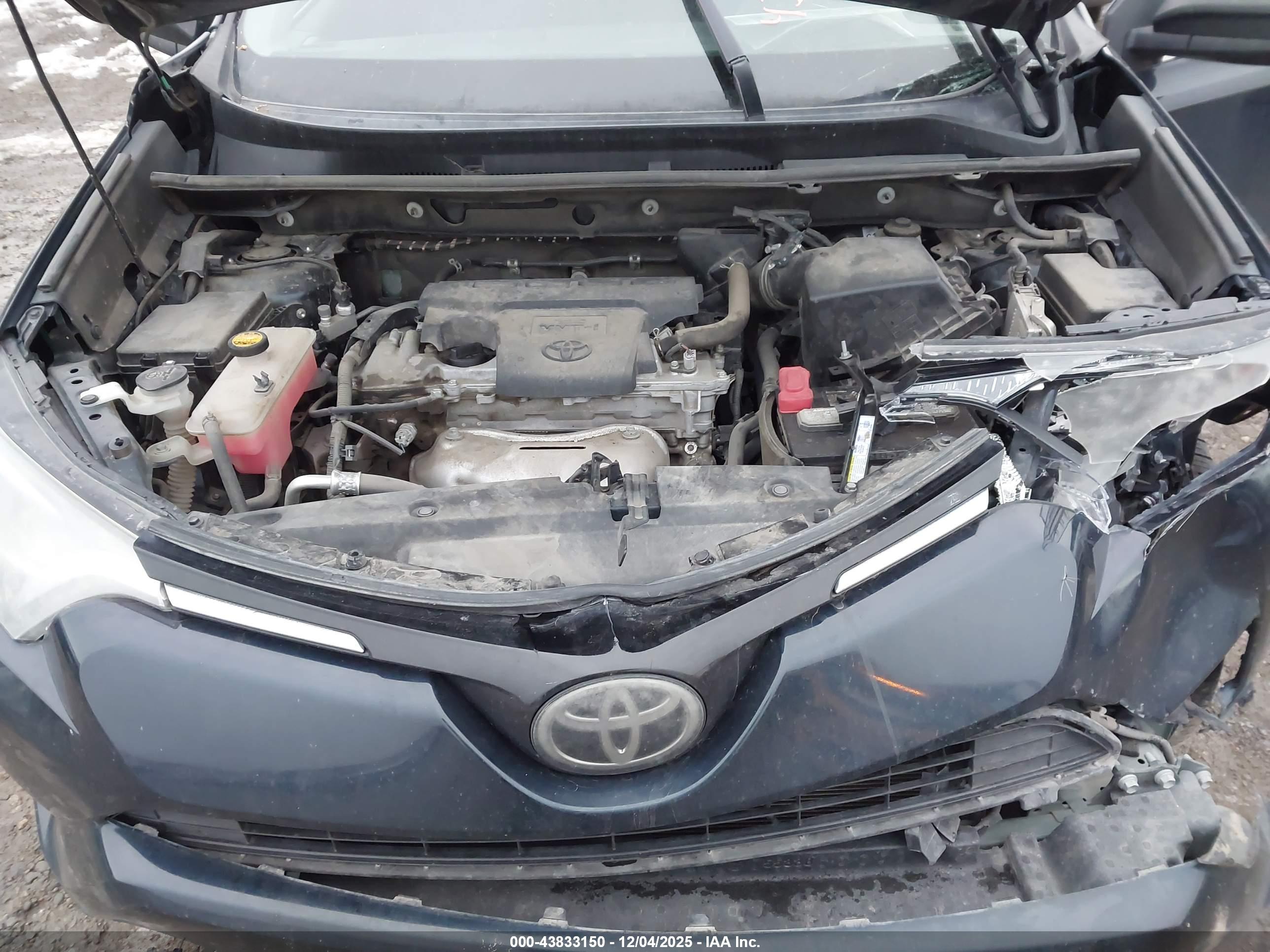 TOYOTA RAV4 image 10