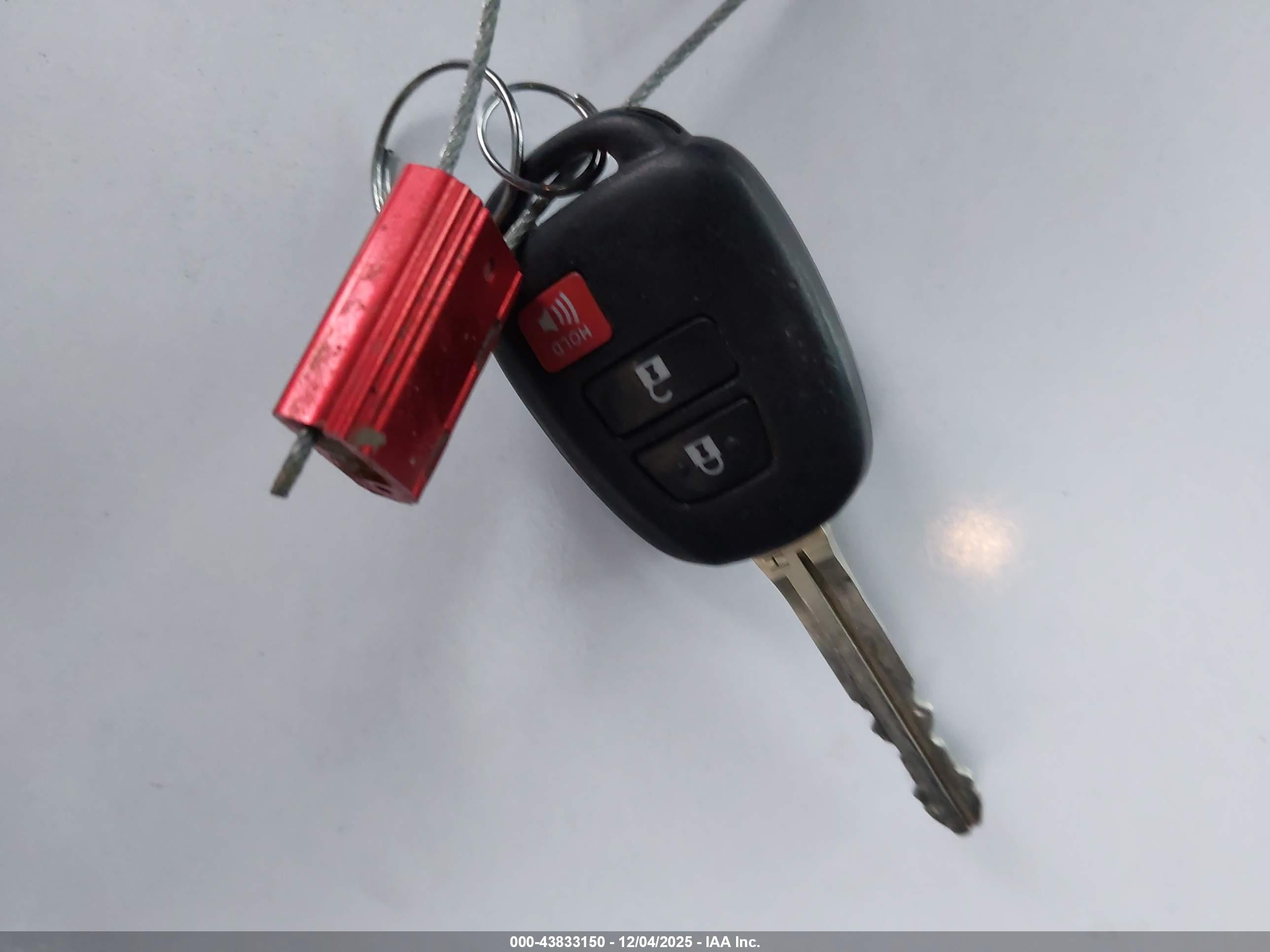 TOYOTA RAV4 image 11