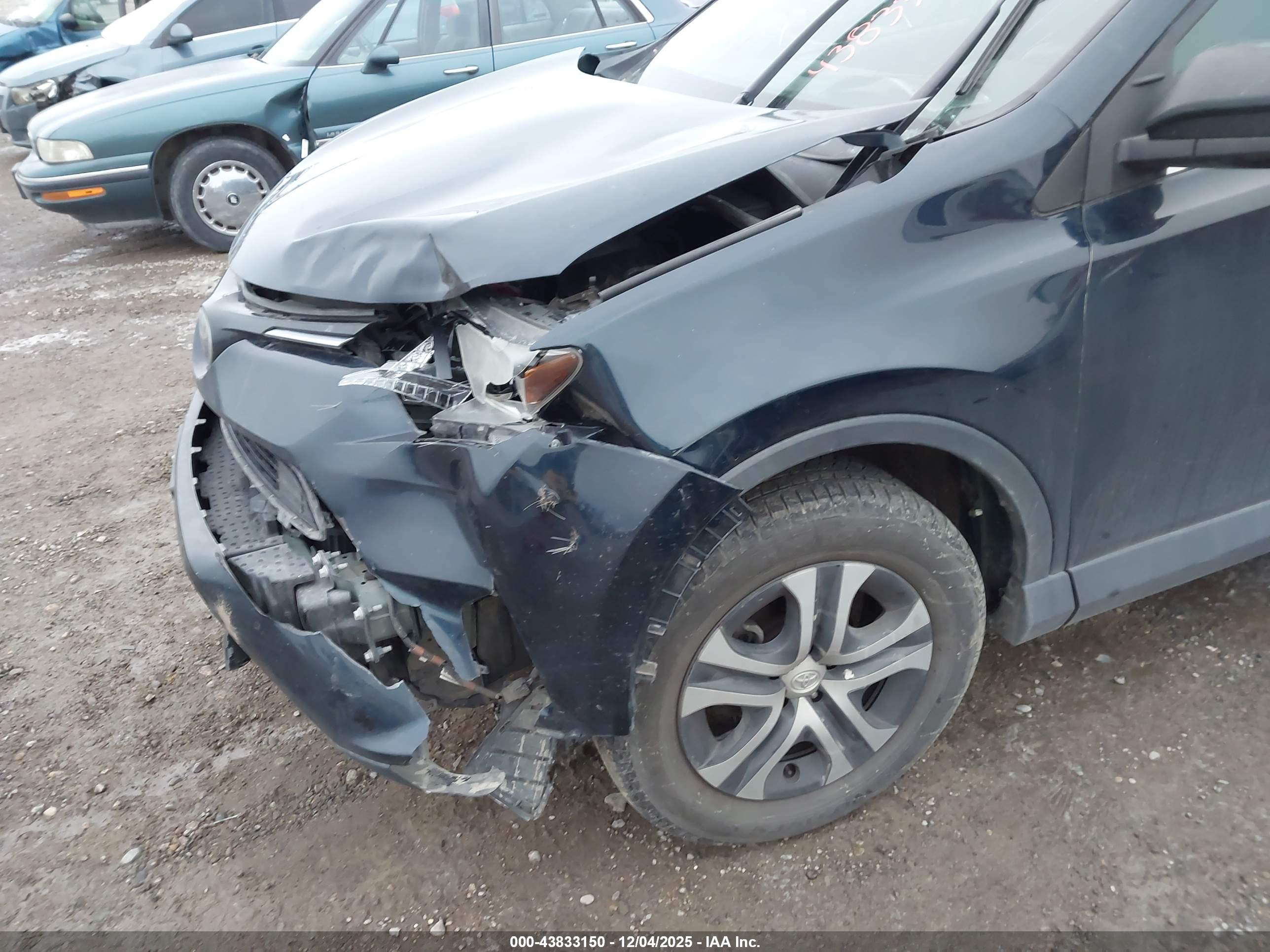 TOYOTA RAV4 image 6