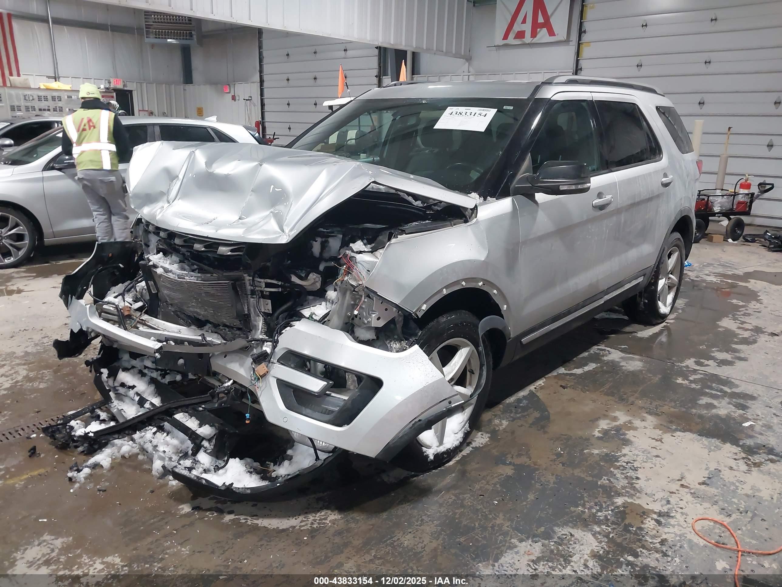 FORD EXPLORER image 2