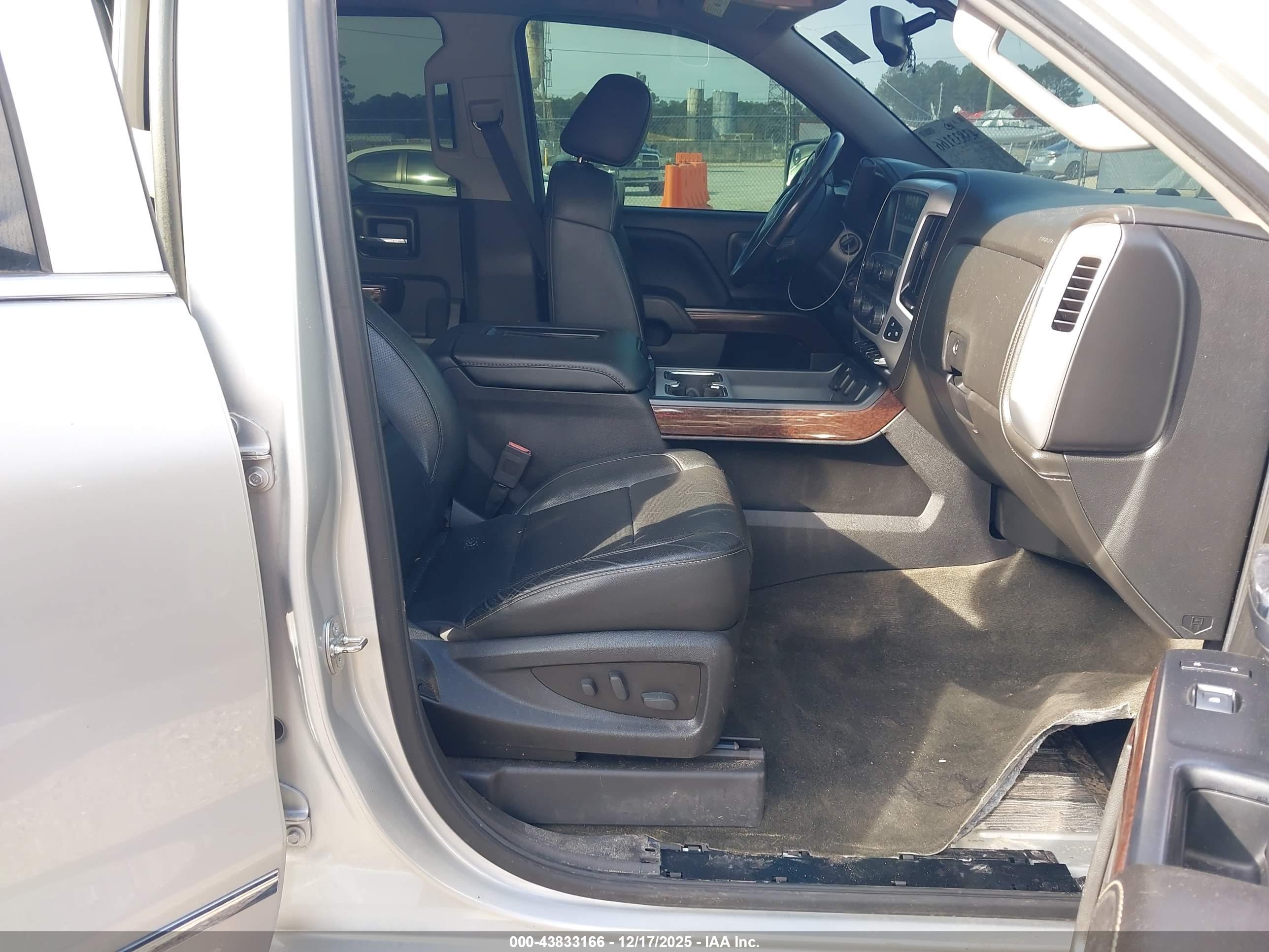 GMC SIERRA image 5