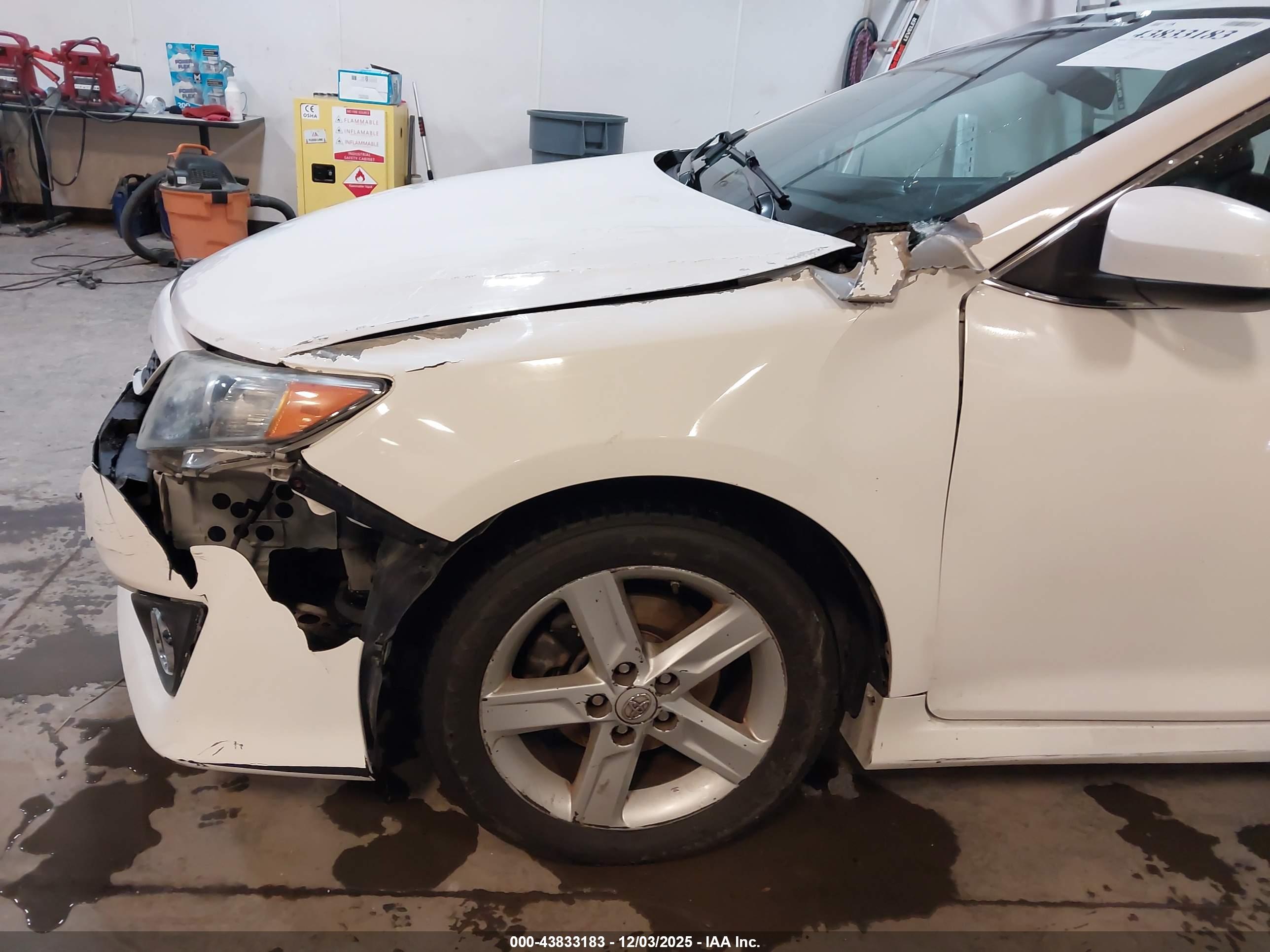 TOYOTA CAMRY image 6