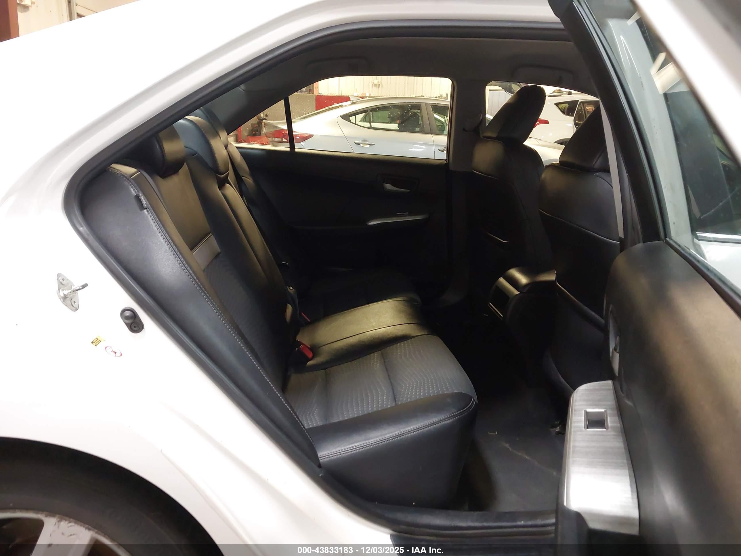 TOYOTA CAMRY image 8