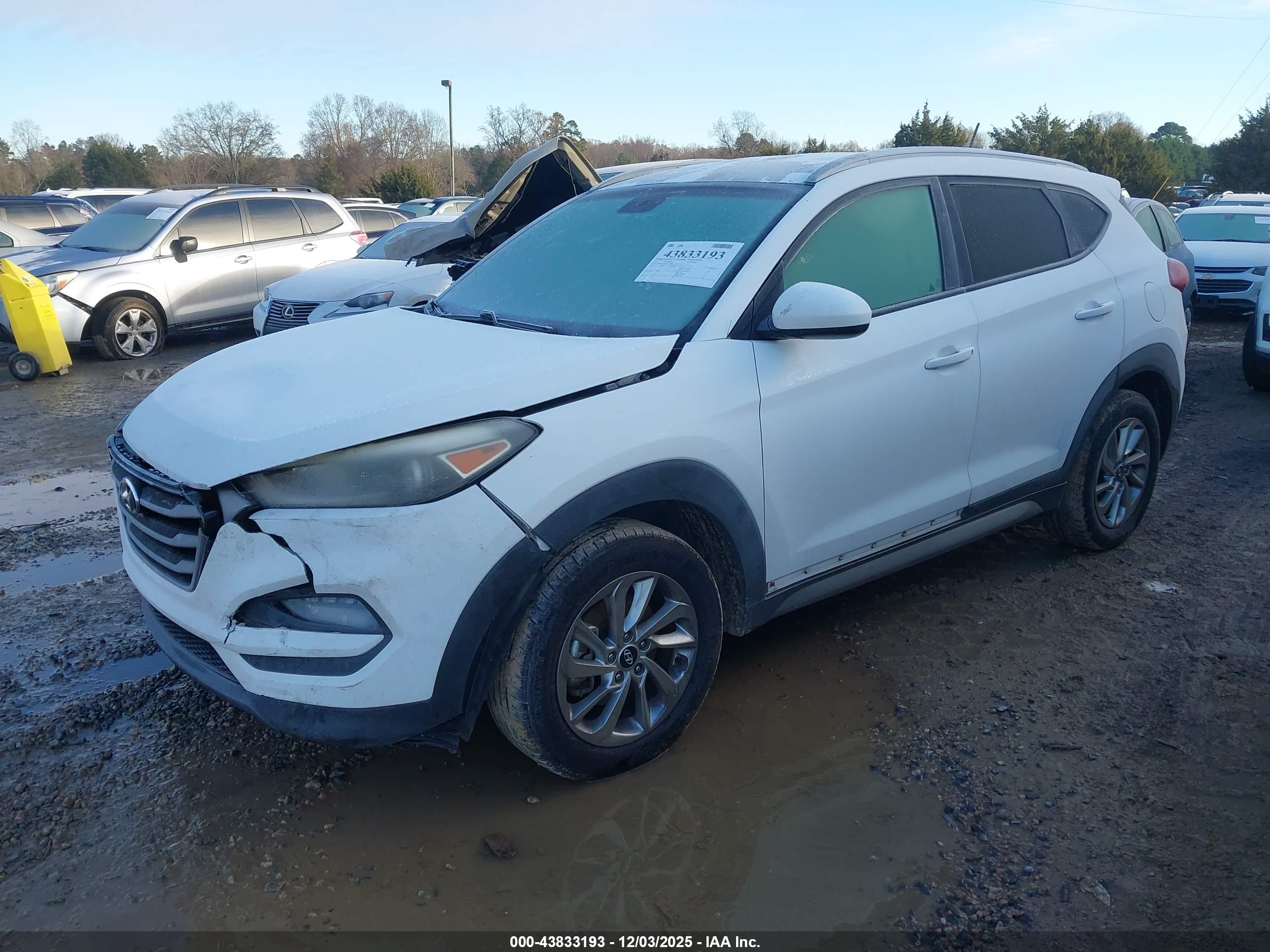 HYUNDAI TUCSON image 2