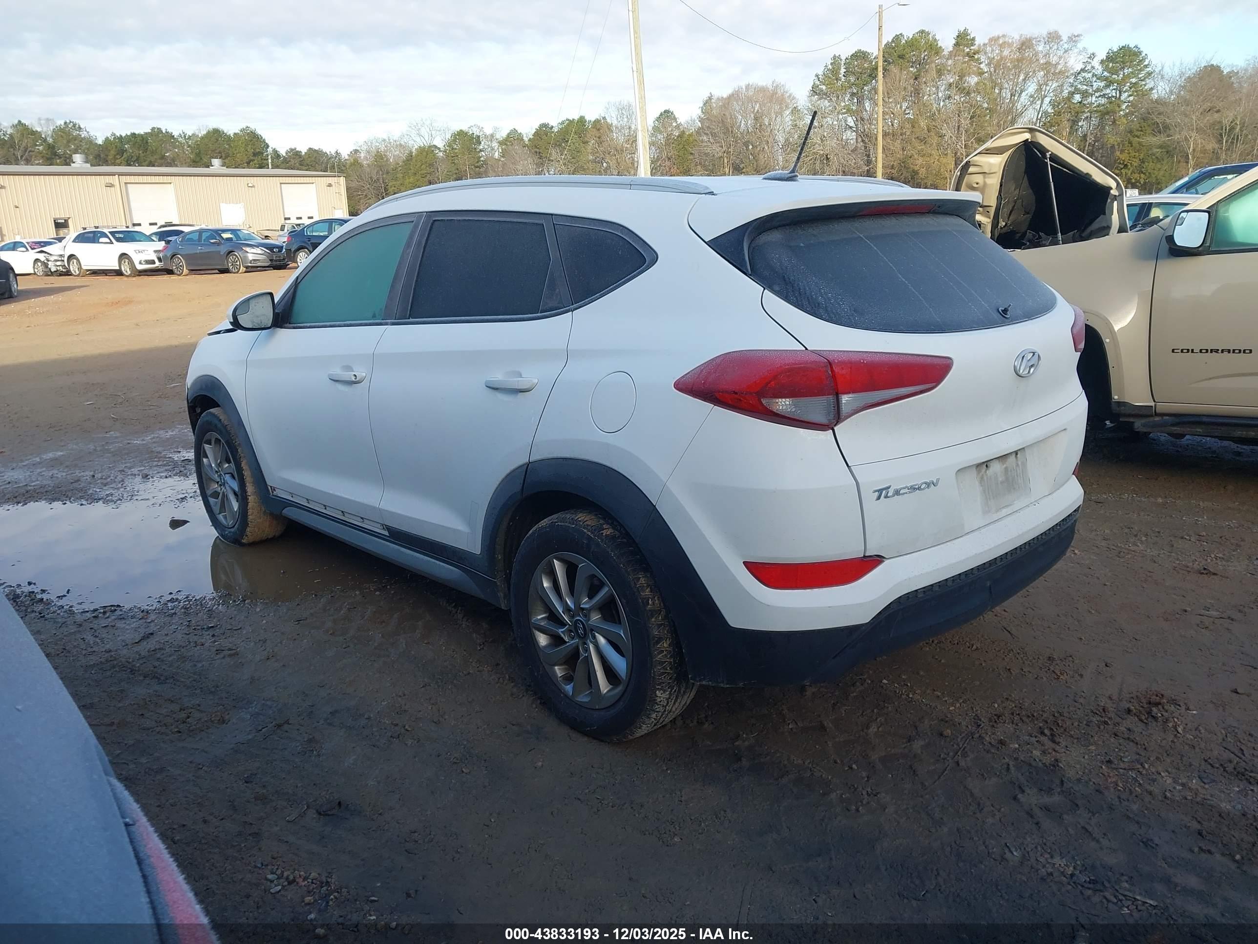 HYUNDAI TUCSON image 3