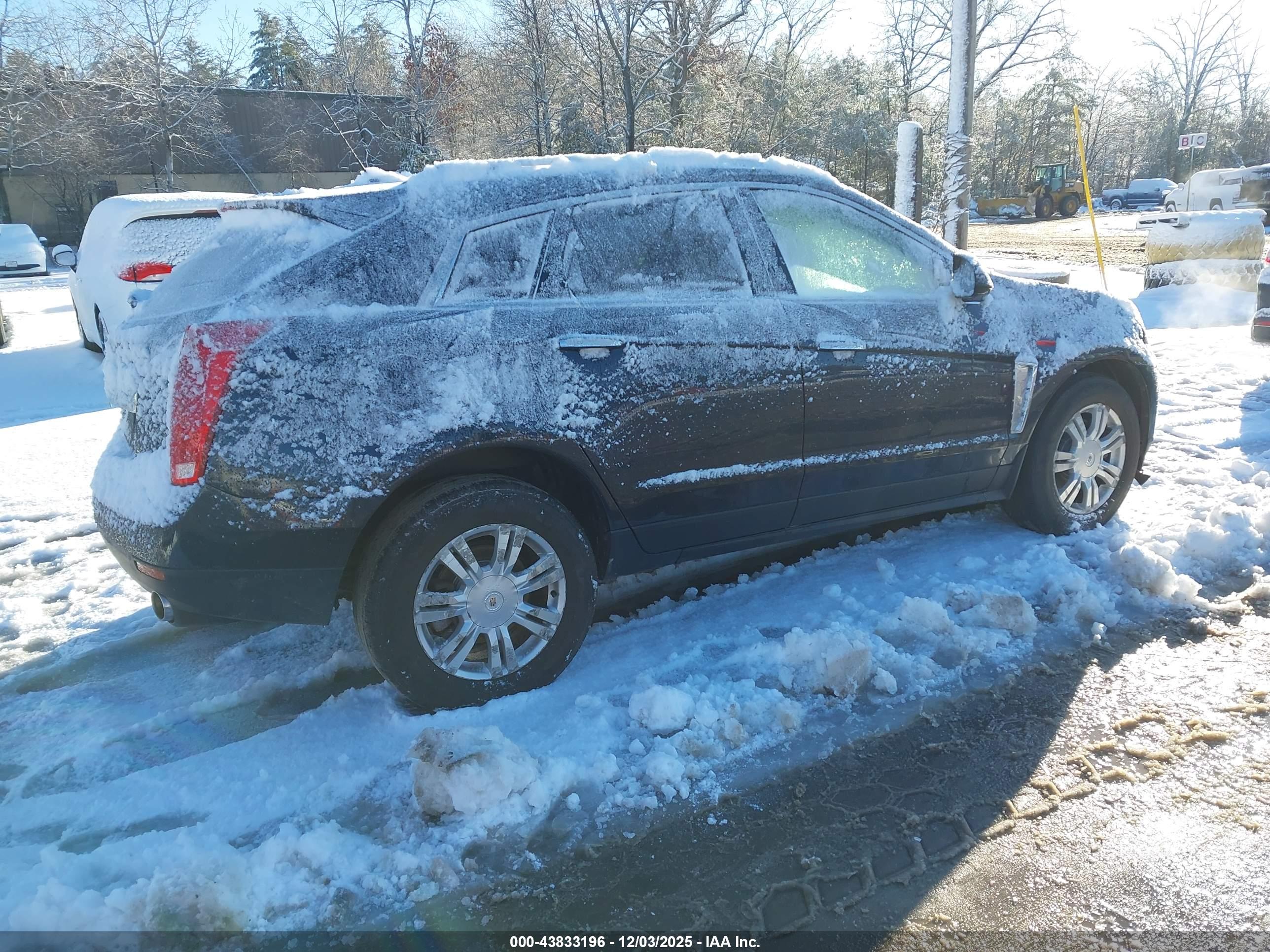 CADILLAC SRX image 4