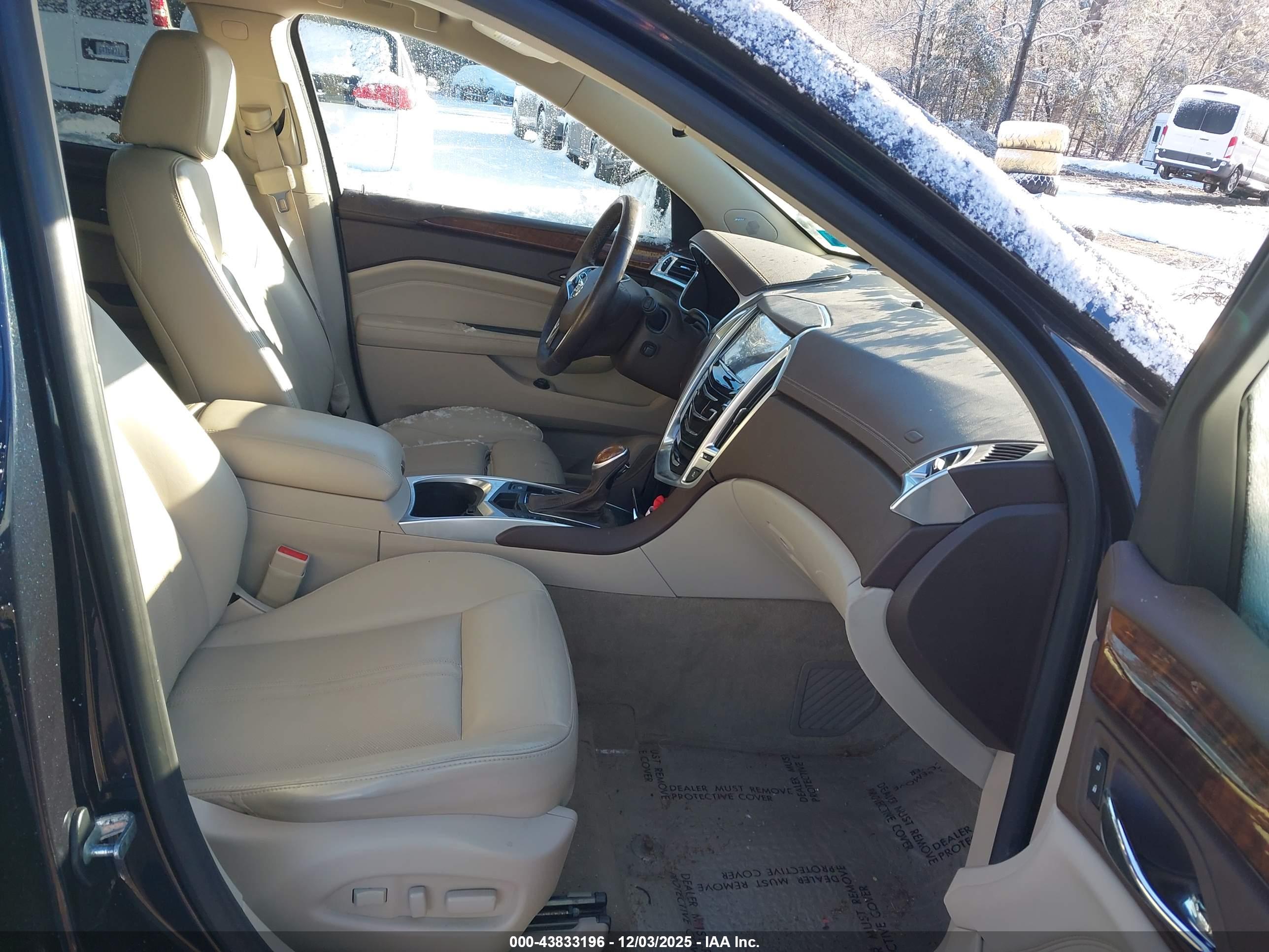 CADILLAC SRX image 5