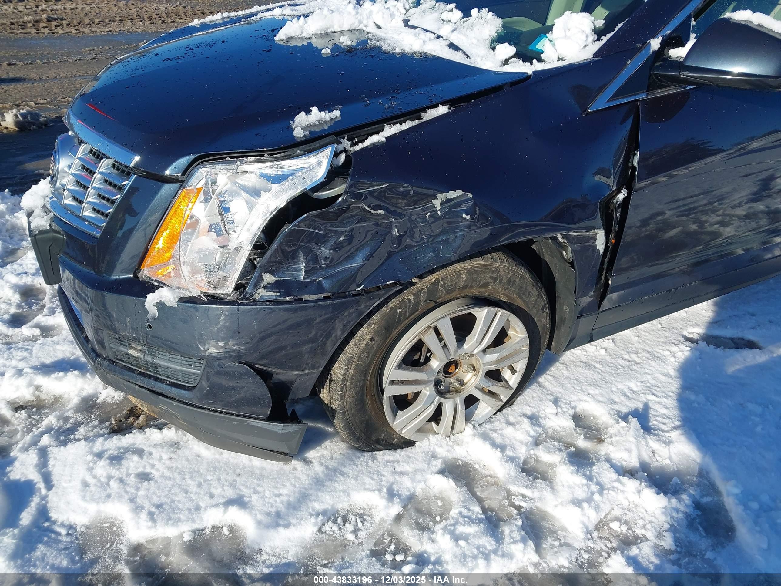 CADILLAC SRX image 6