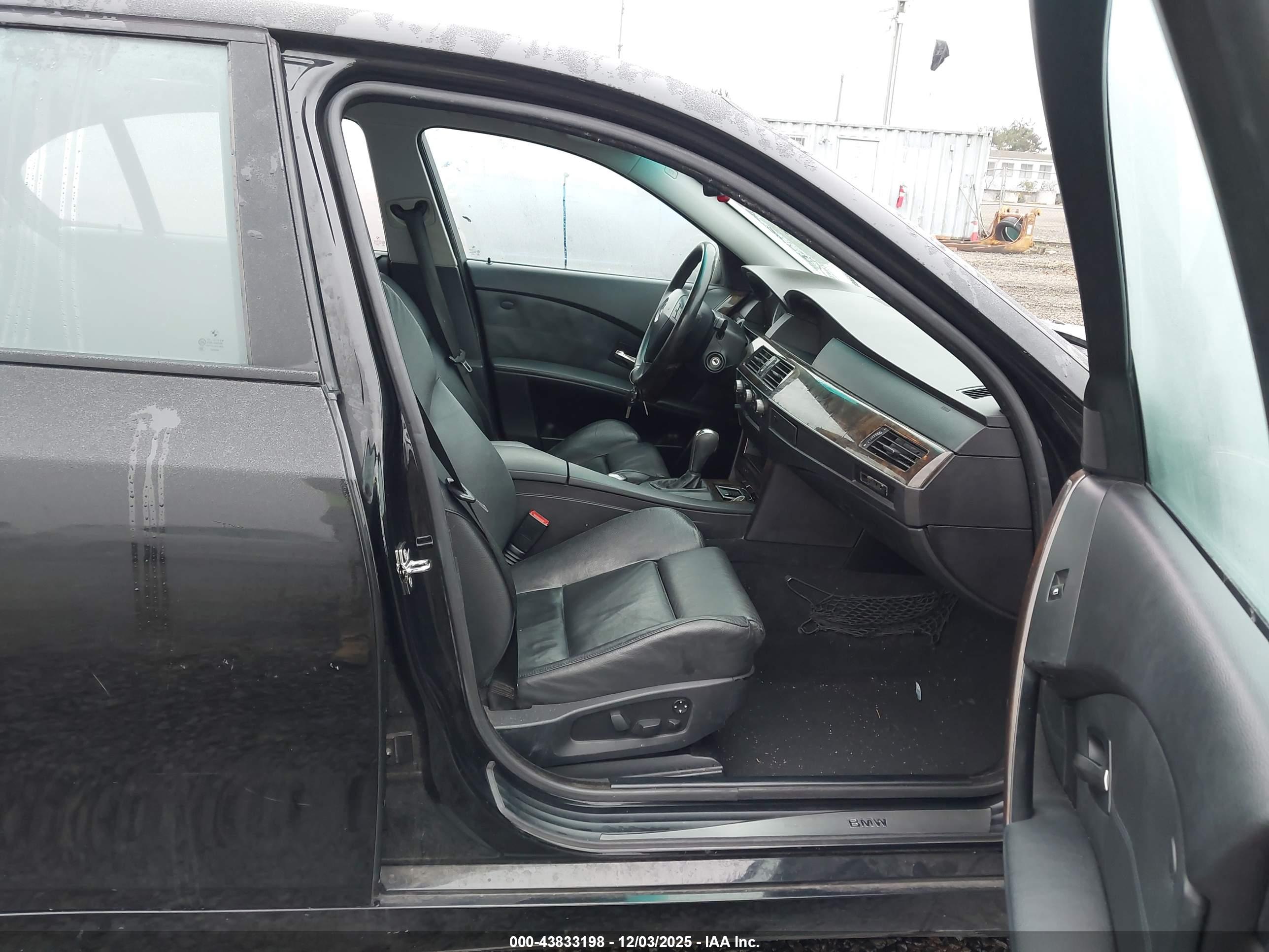 BMW 525I image 5