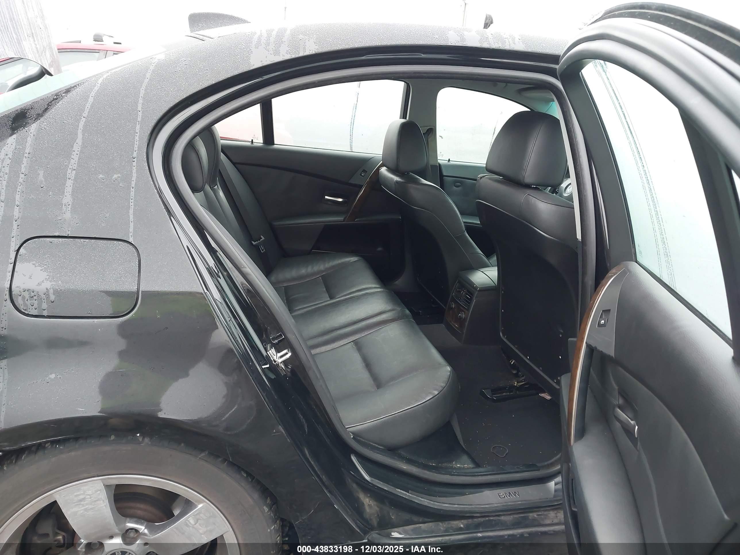 BMW 525I image 8