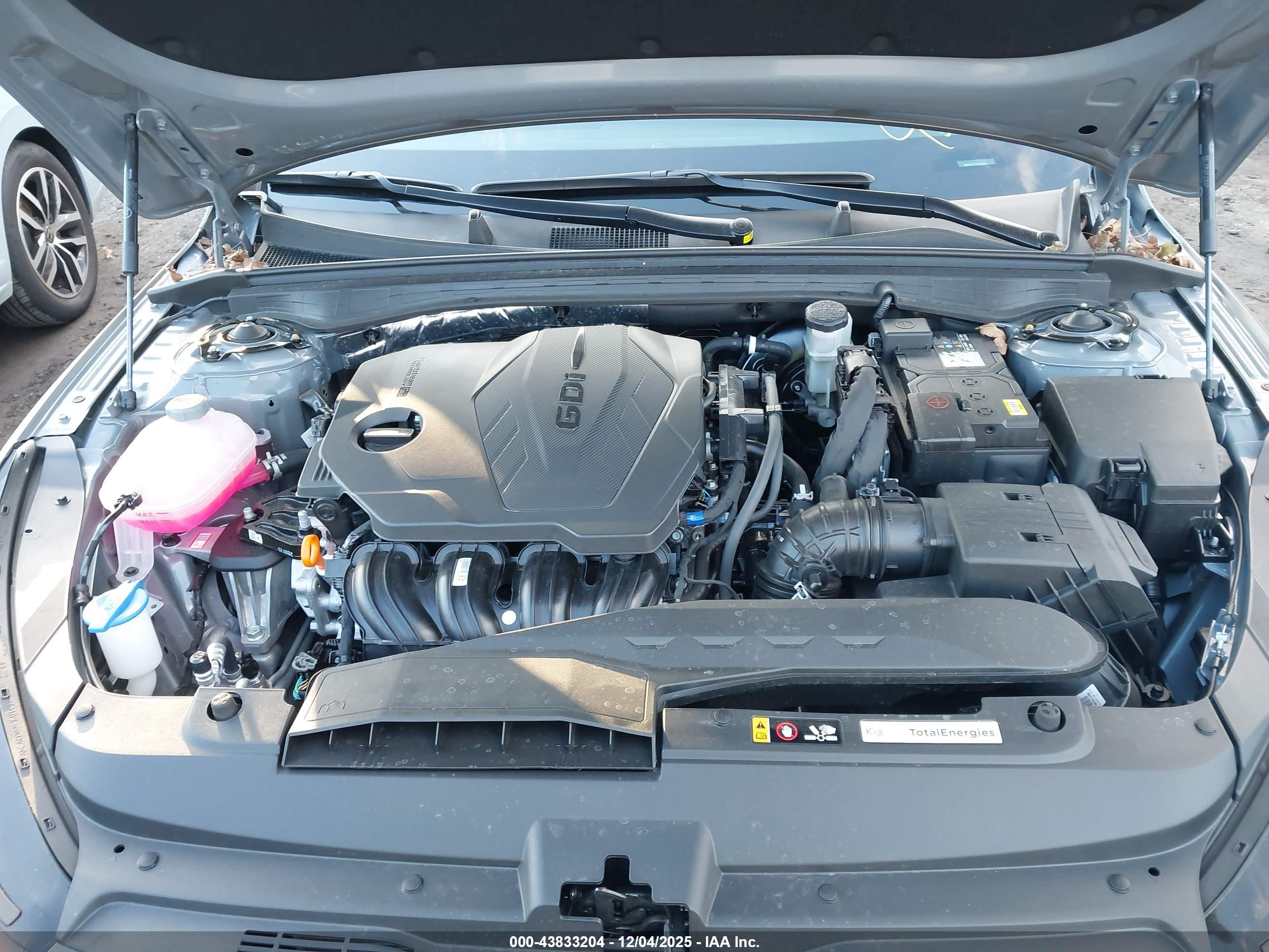 KIA K5 image 10