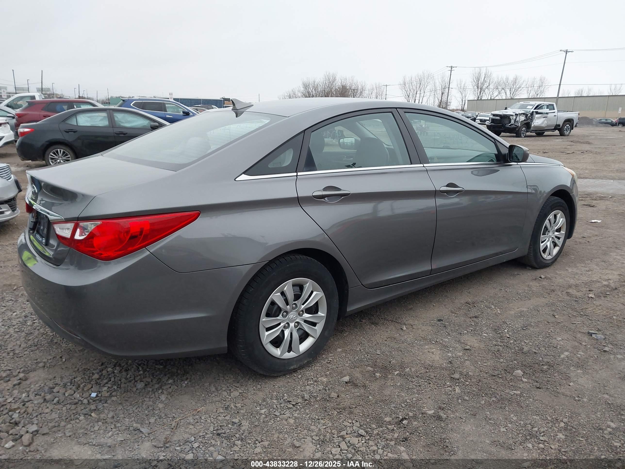 HYUNDAI SONATA image 4