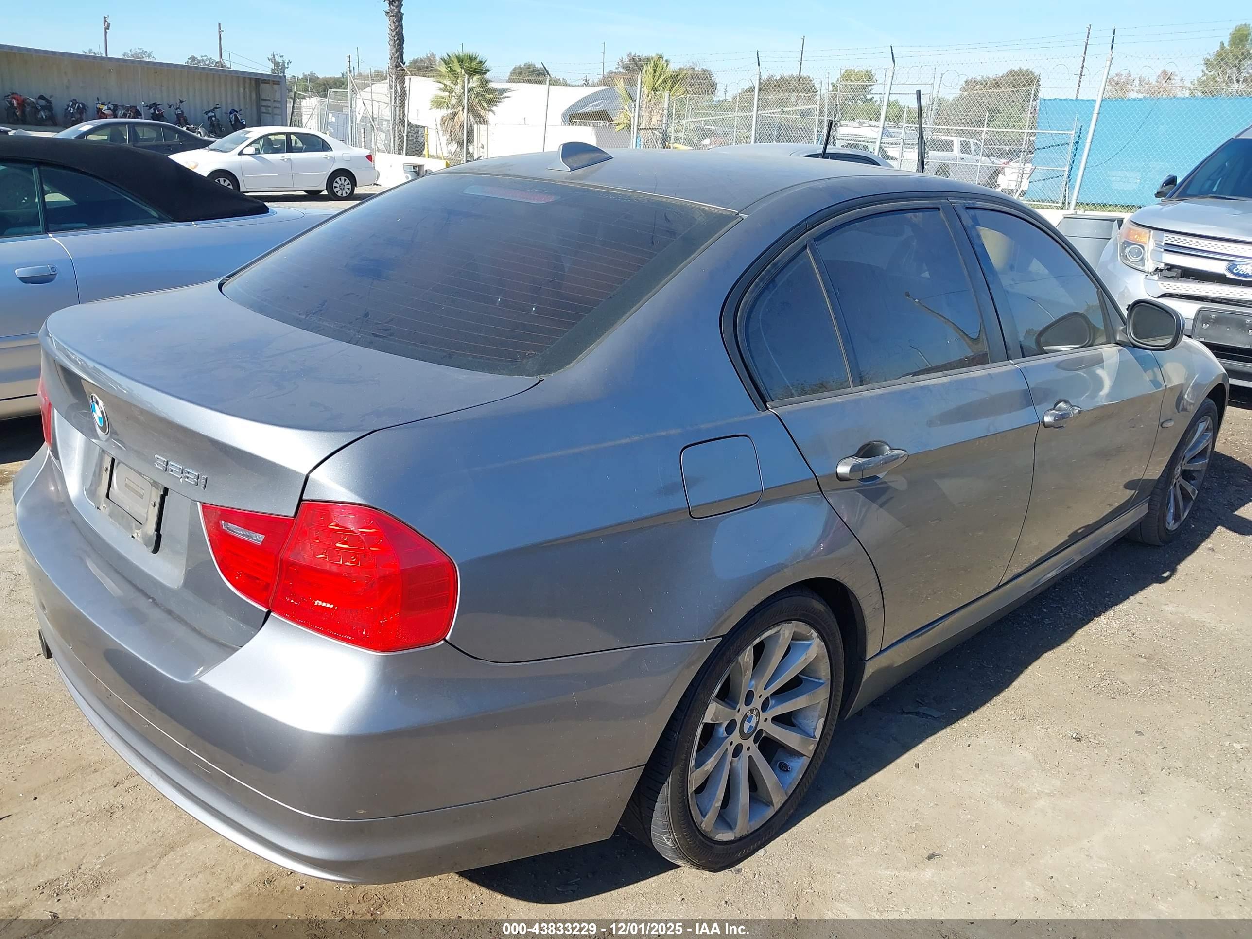 BMW 328I image 4