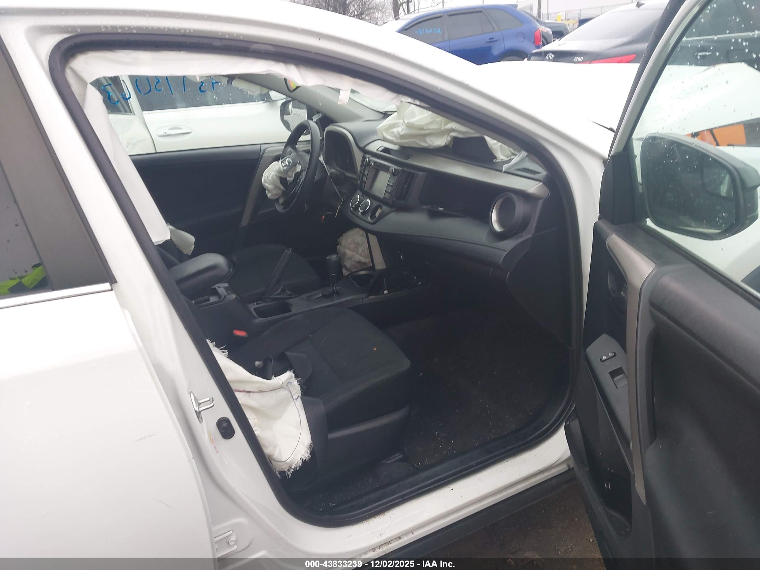TOYOTA RAV4 image 5