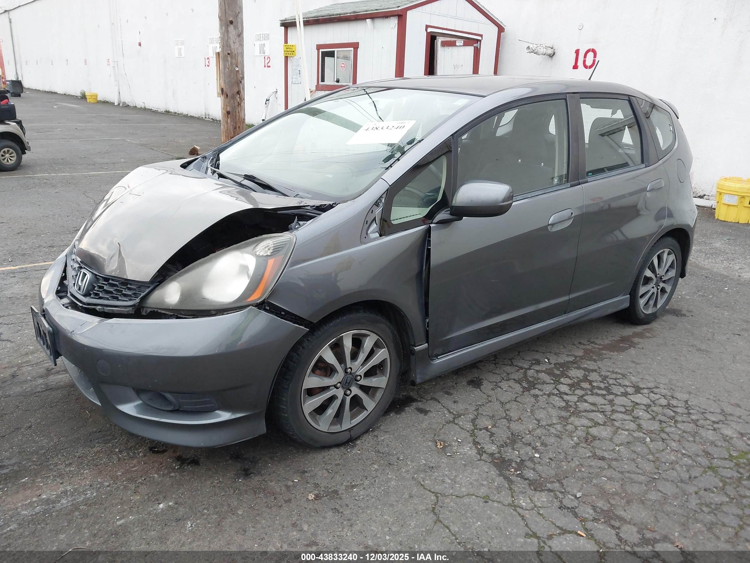 HONDA FIT image 2